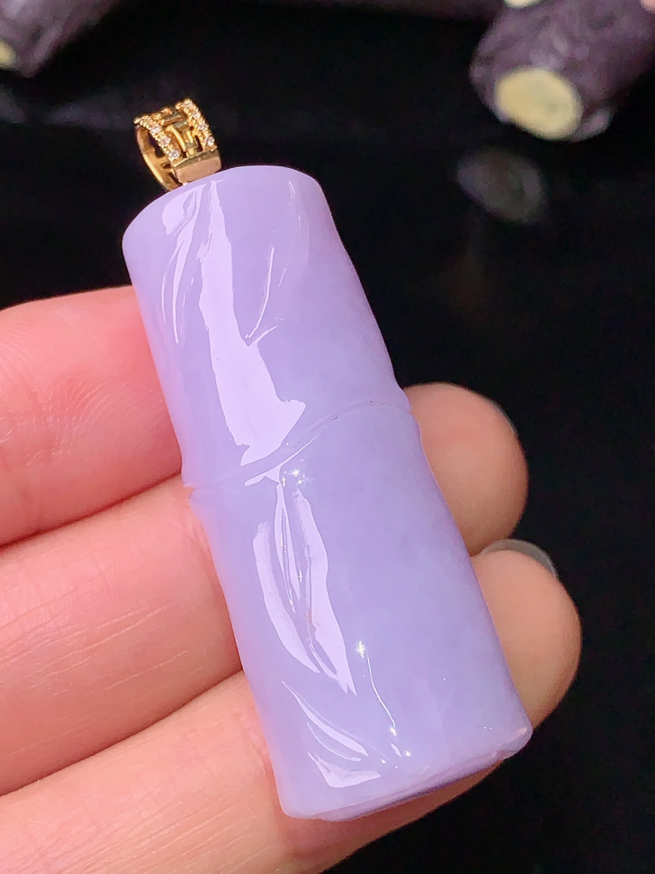 18k金镶嵌紫罗兰竹节吊坠 玉质细腻 色泽艳丽 水润亮眼  整体尺寸47.5*15.8*12.2