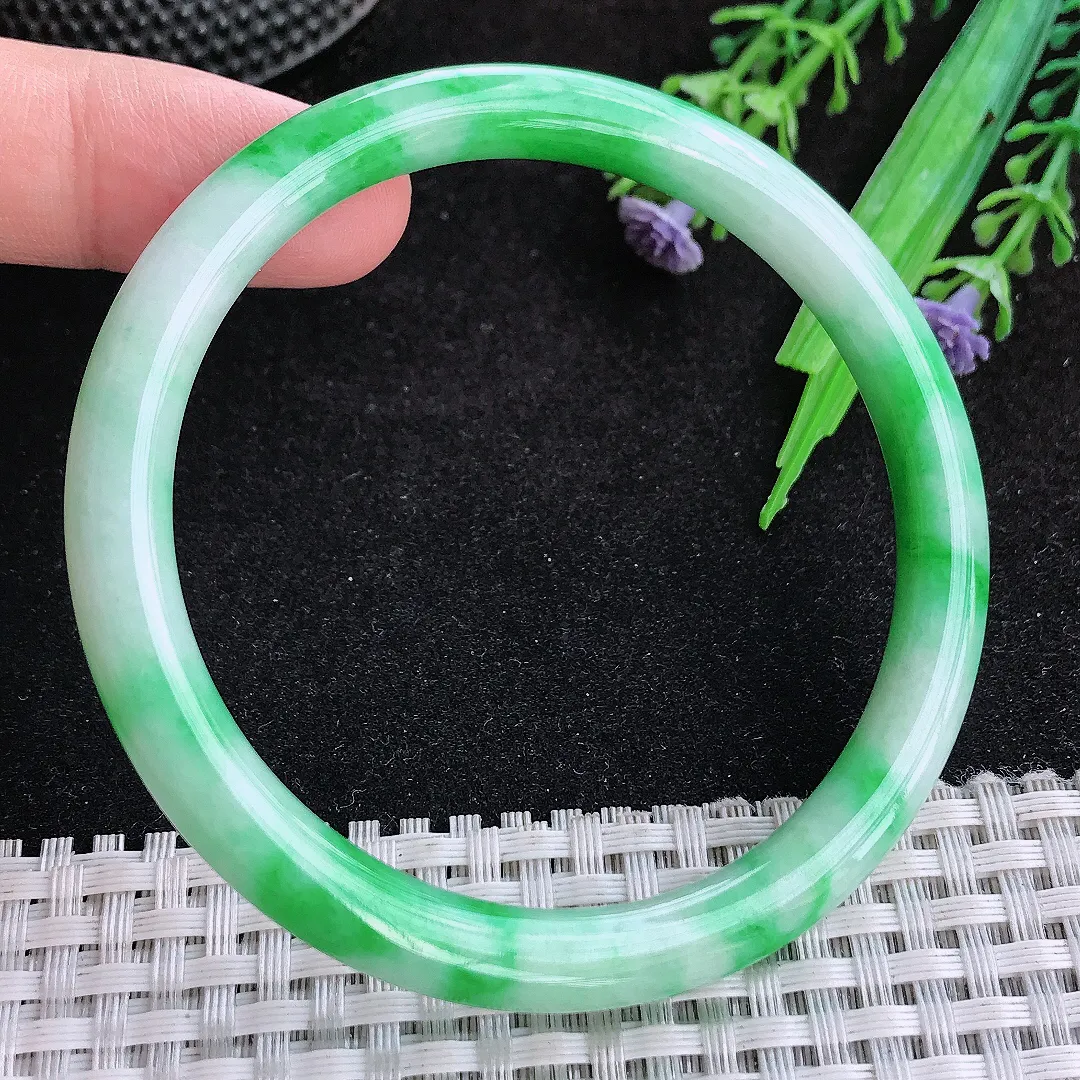 自然光58.5/7/7.5老坑精美辣阳绿叮当圆条手镯天然翡翠玉镯女款