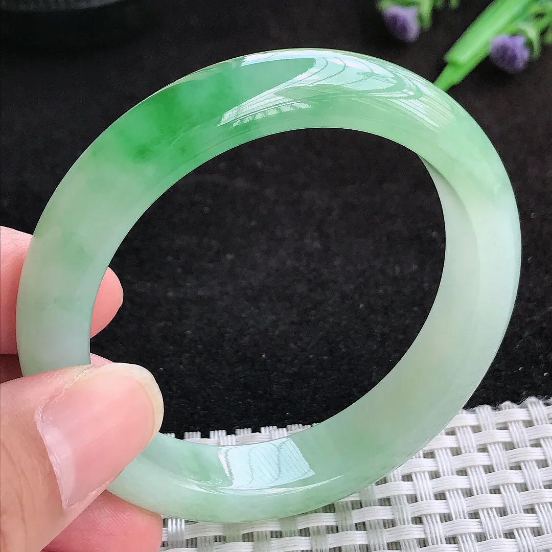 自然光54/12.5/8.4老坑冰胶水灵满色飘阳绿手镯天然翡翠玉镯女款