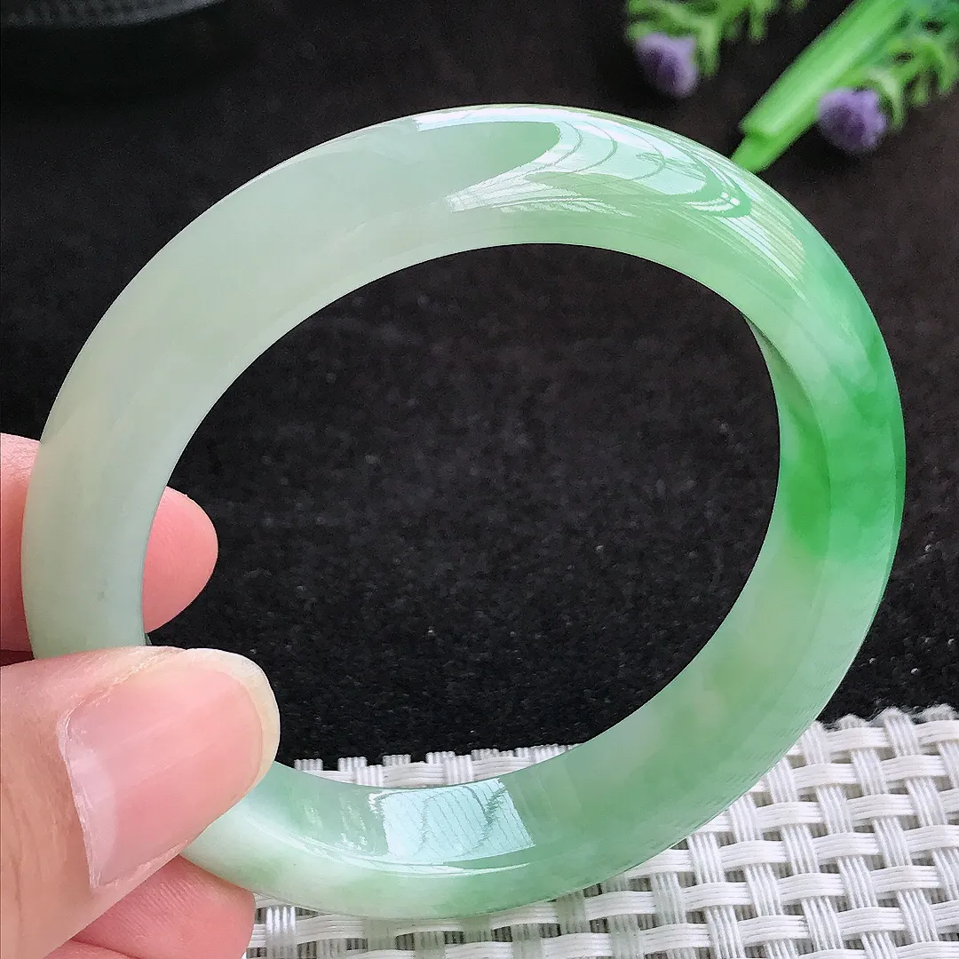 自然光54/12.5/8.4老坑冰胶水灵满色飘阳绿手镯天然翡翠玉镯女款