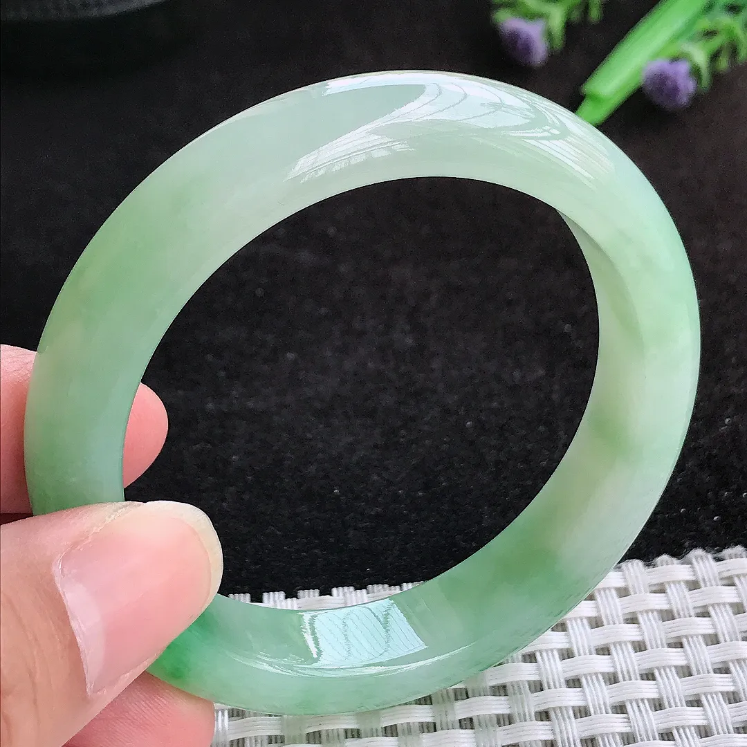 自然光54/12.5/8.4老坑冰胶水灵满色飘阳绿手镯天然翡翠玉镯女款