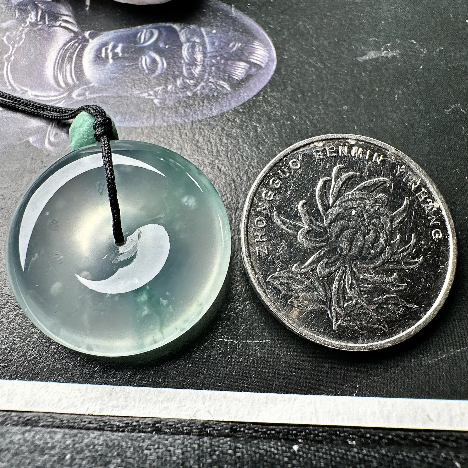 【冰种飘花平安扣】老坑雪花棉，质地非常细腻，冰润十足，种老冰透