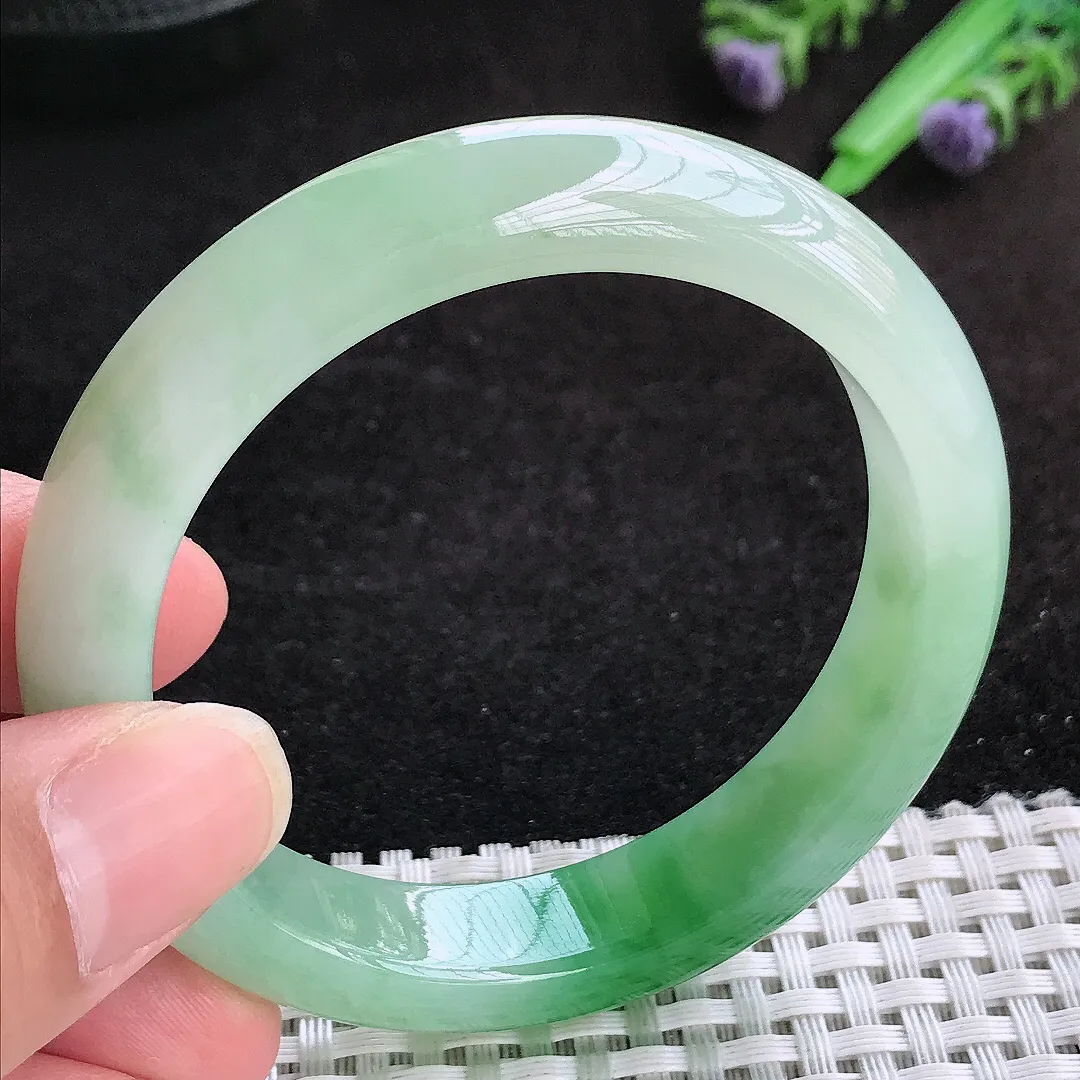 自然光54/12.5/8.4老坑冰胶水灵满色飘阳绿手镯天然翡翠玉镯女款