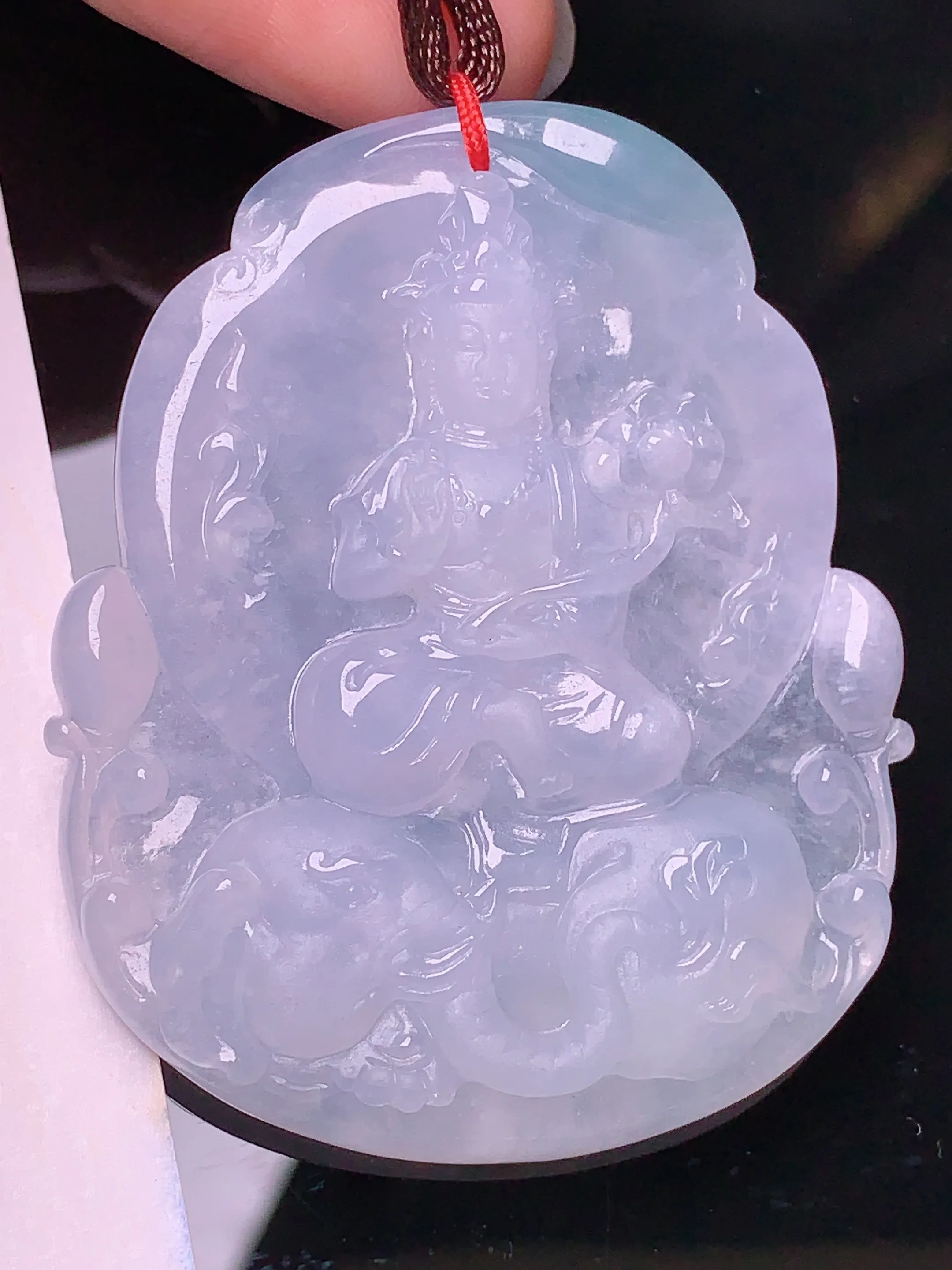 冰种普贤观音菩萨吊坠 玉质细腻 色泽艳丽 水润亮眼  整体尺寸50*41*6