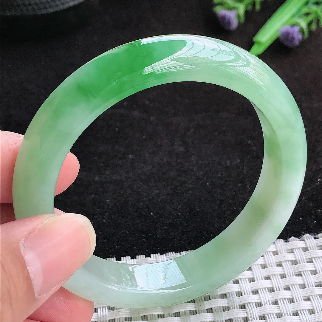 自然光54/12.5/8.4老坑冰胶水灵满色飘阳绿手镯天然翡翠玉镯女款