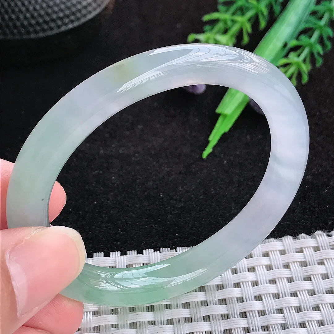 自然光51.45/8.5老坑冰种果冻胶冰晴小圈口贵妃手镯天然翡翠玉镯女款