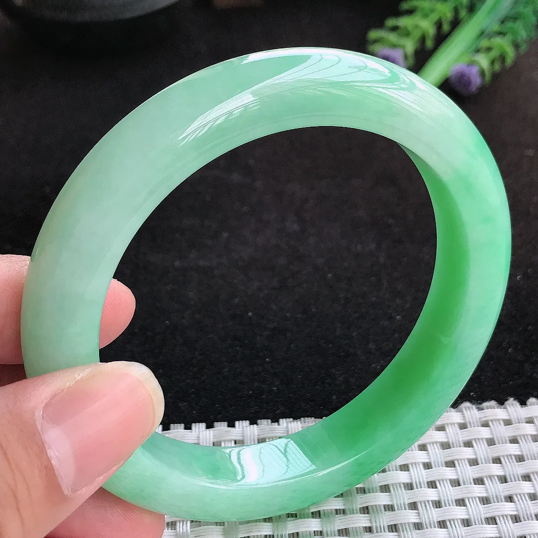 自然光60/11.8/9.8老坑精美冰润满绿阳绿手镯大圈口天然翡翠玉镯女款