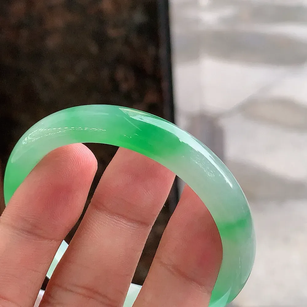 正圈高冰阳绿 微细纹 尺寸:49.6/10/7.3 种色俱佳🥰🥰