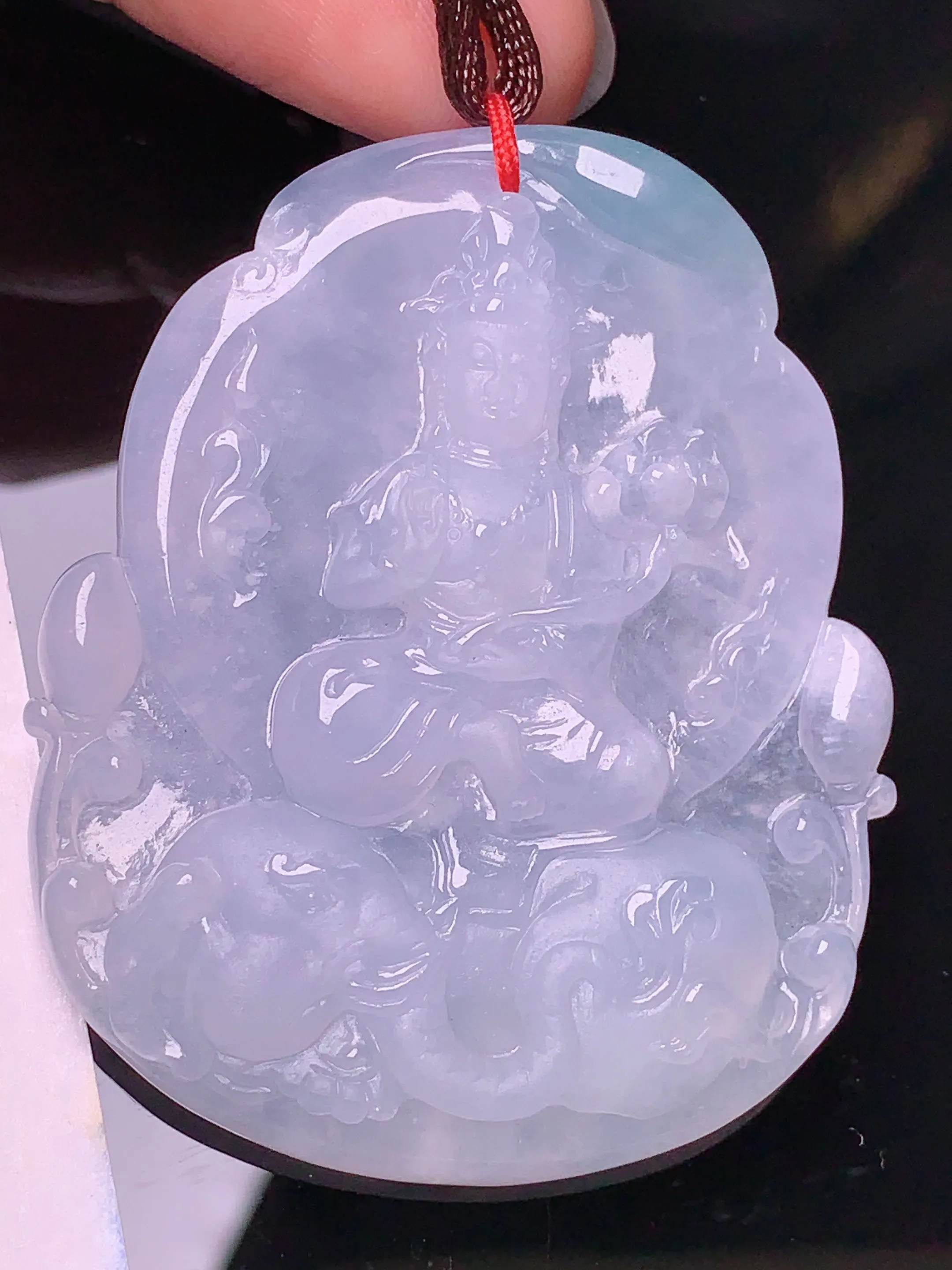 冰种普贤观音菩萨吊坠 玉质细腻 色泽艳丽 水润亮眼  整体尺寸50*41*6