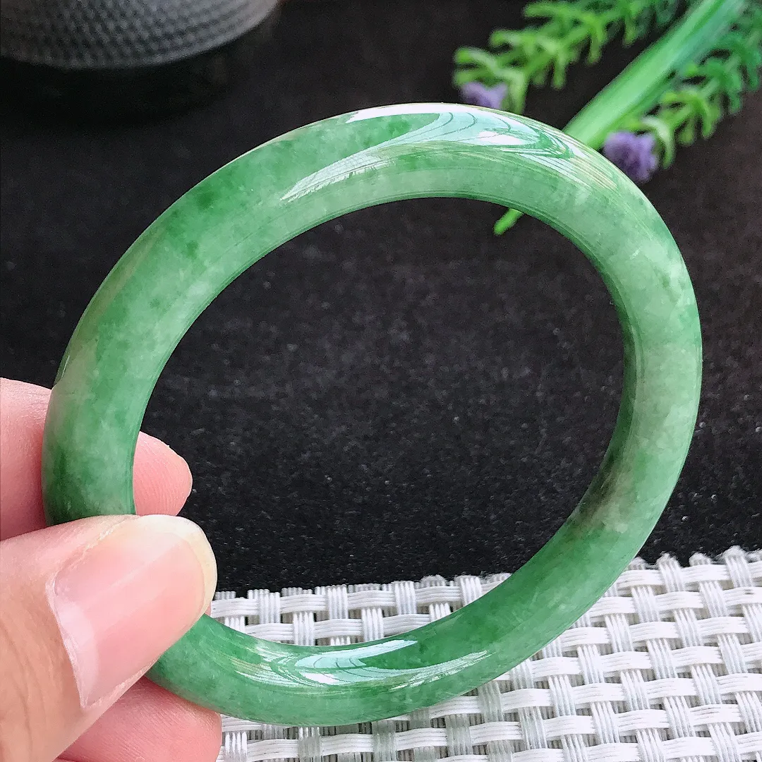 自然光54/8.6老坑精美满绿圆条手镯天然翡翠玉镯女款