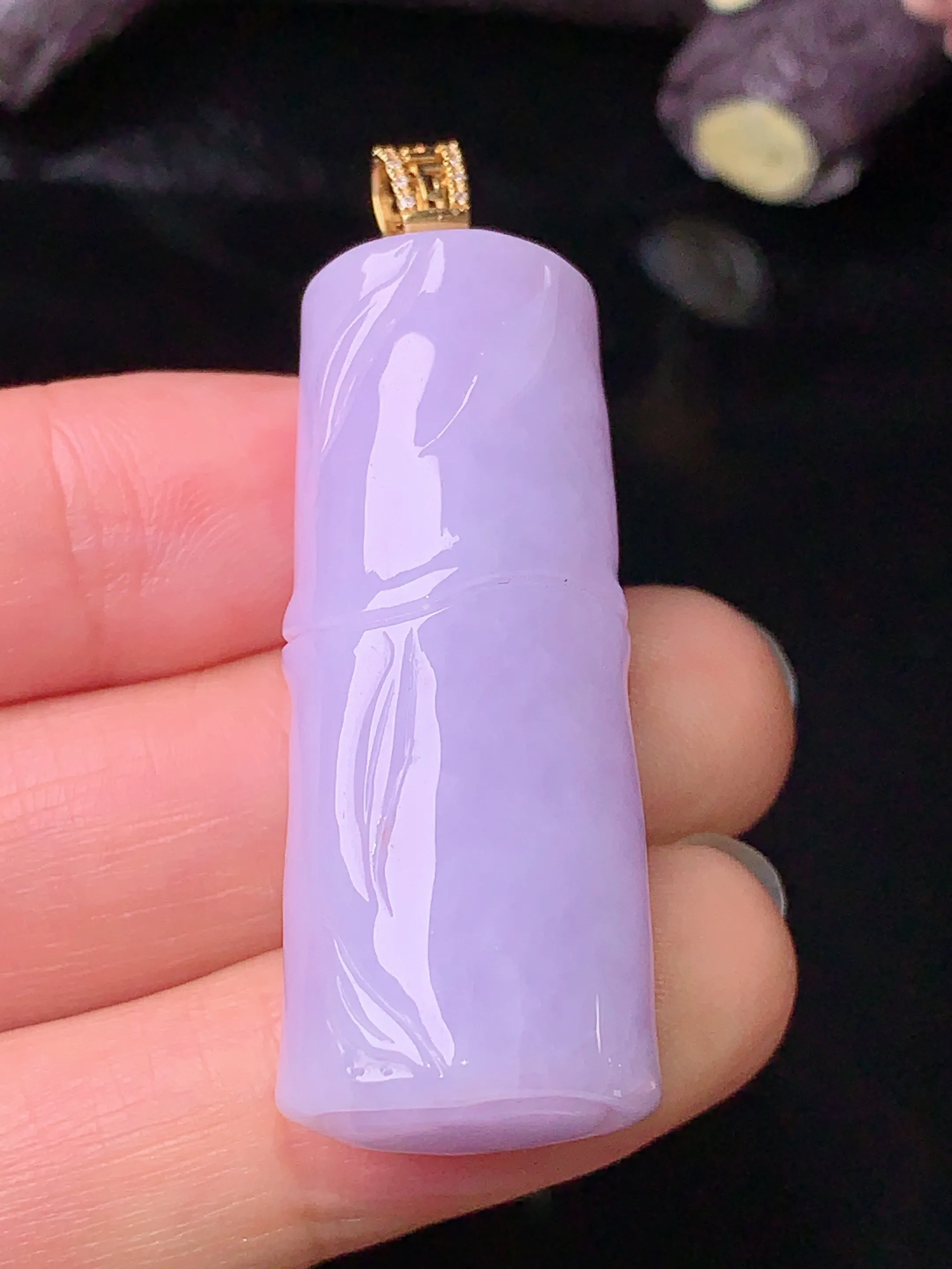 18k金镶嵌紫罗兰竹节吊坠 玉质细腻 色泽艳丽 水润亮眼  整体尺寸47.5*15.8*12.2