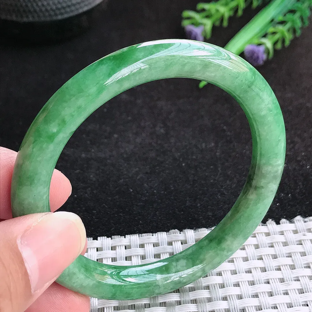 自然光54/8.6老坑精美满绿圆条手镯天然翡翠玉镯女款