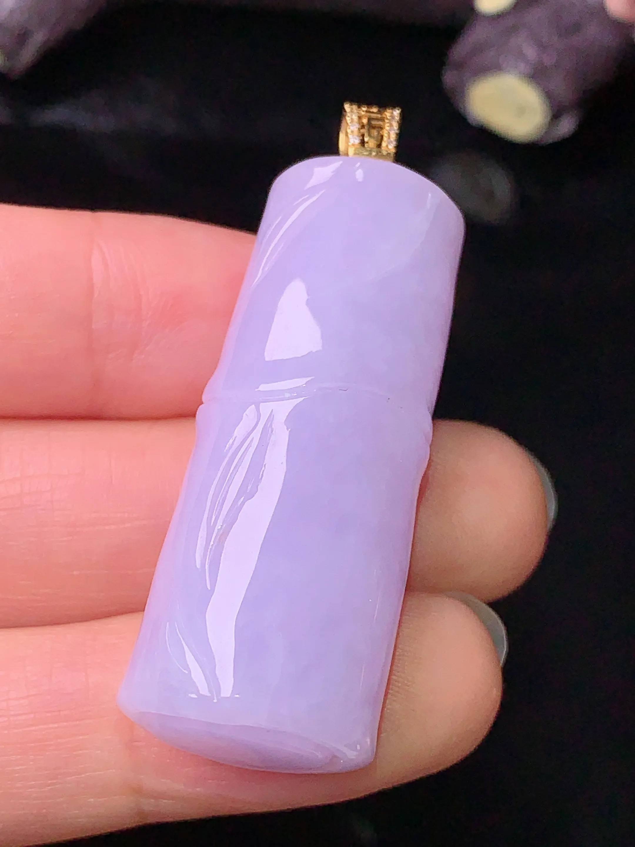 18k金镶嵌紫罗兰竹节吊坠 玉质细腻 色泽艳丽 水润亮眼  整体尺寸47.5*15.8*12.2