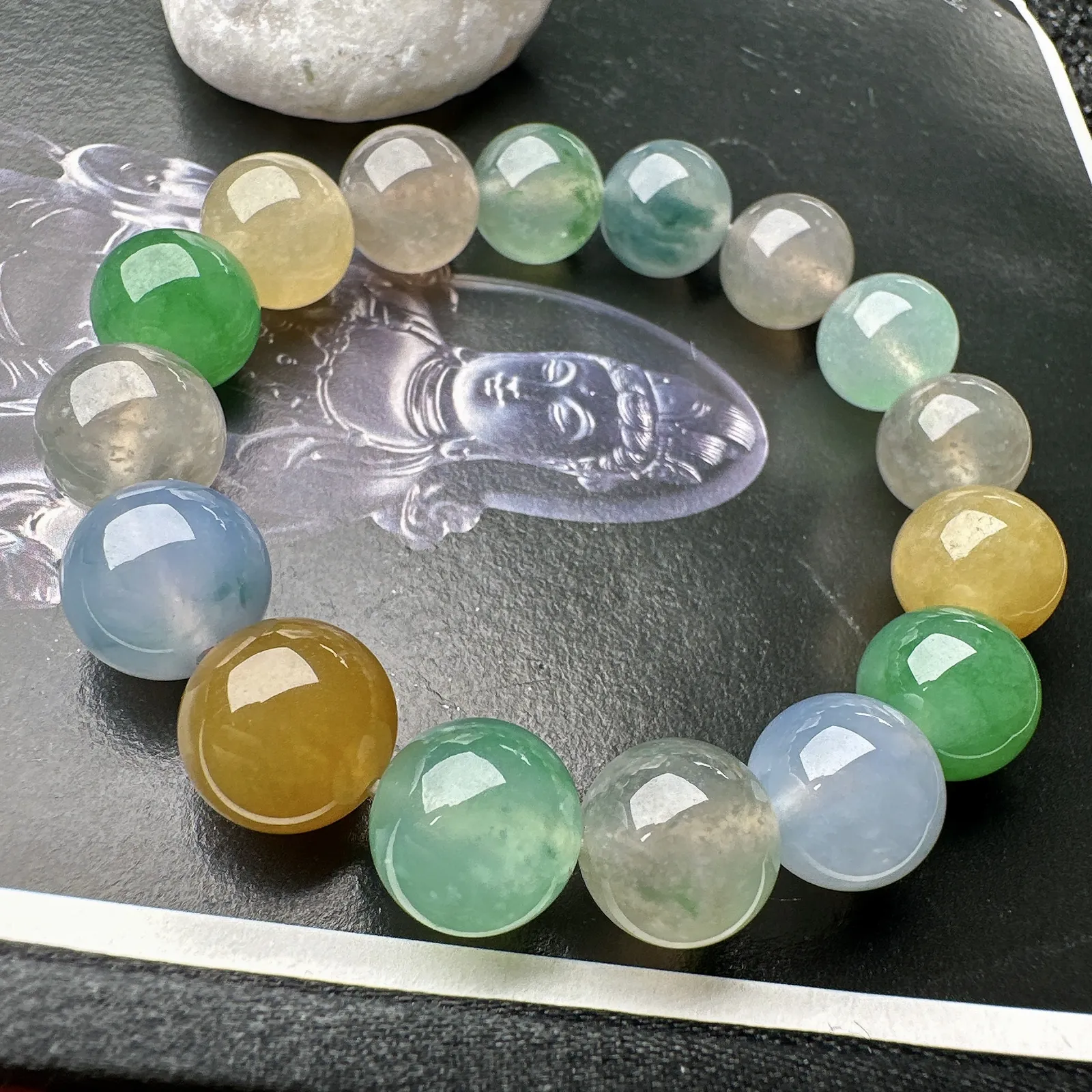 【冰种多宝手串】晶莹多彩的糖果串，多宝手串，颜色丰富，更重要的是种水都很好，性价比很不错，直径11.9*12.4之间