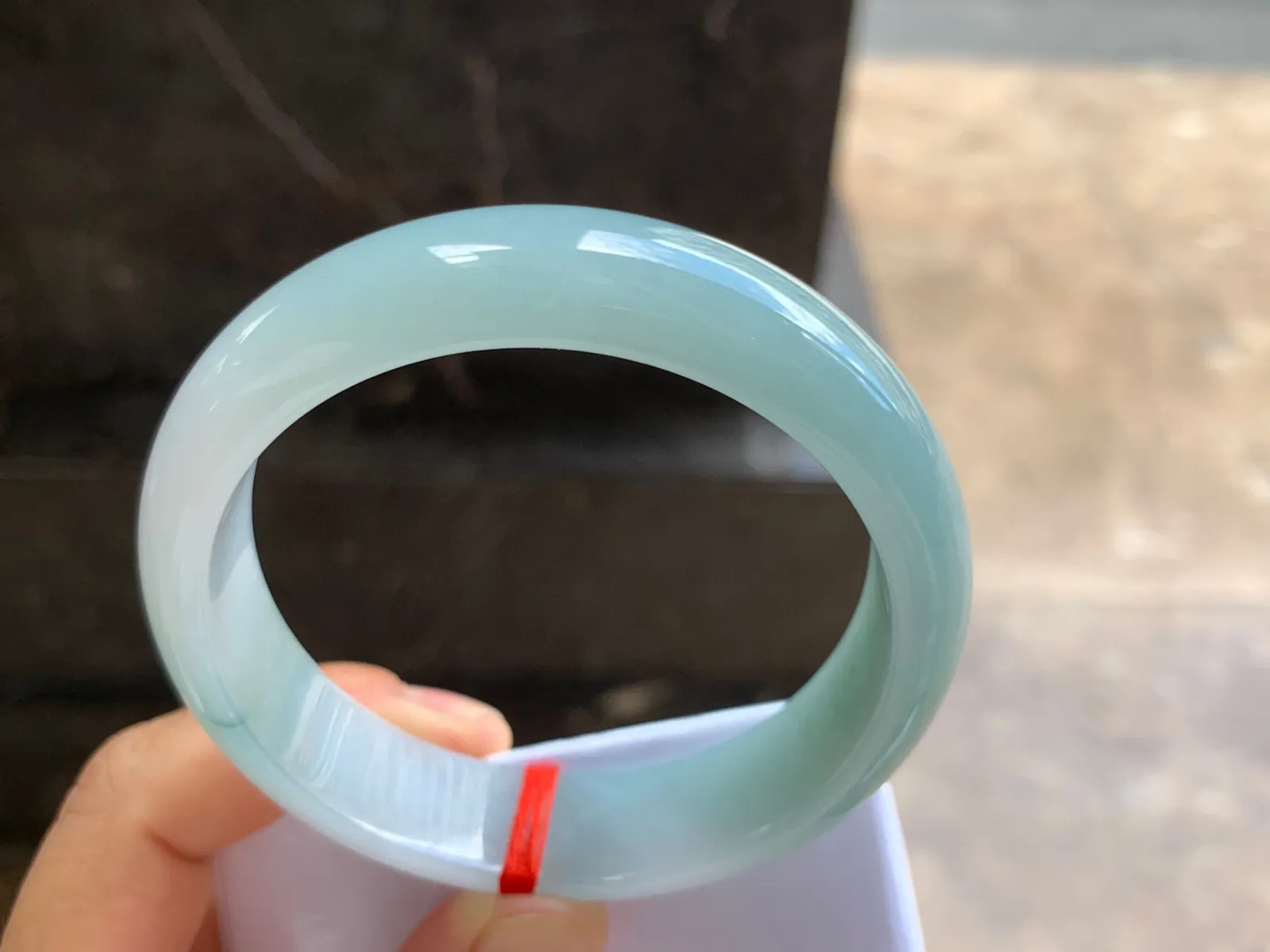59.5-15.5-8mm
蓝水手镯 底子细腻 宽版大气