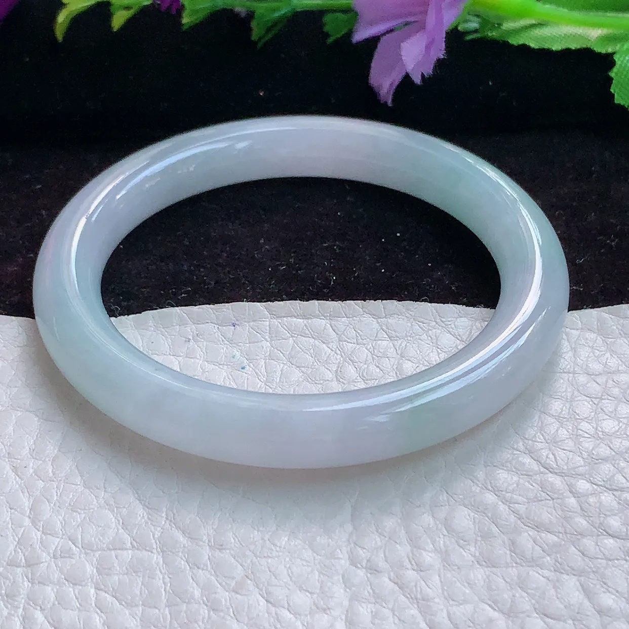 r小圈口51mm美人镯！缅甸翡翠A货纯美淡雅圆条玉手镯尺寸:51*8.5*8.3mm