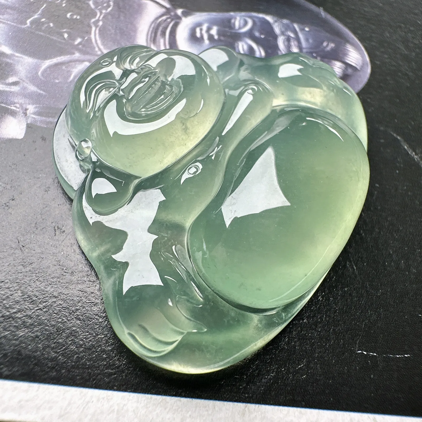 【冰种晴底大佛公吊坠】有底色，种水上乘，晶莹剔透，纯净通透，莹光感很强