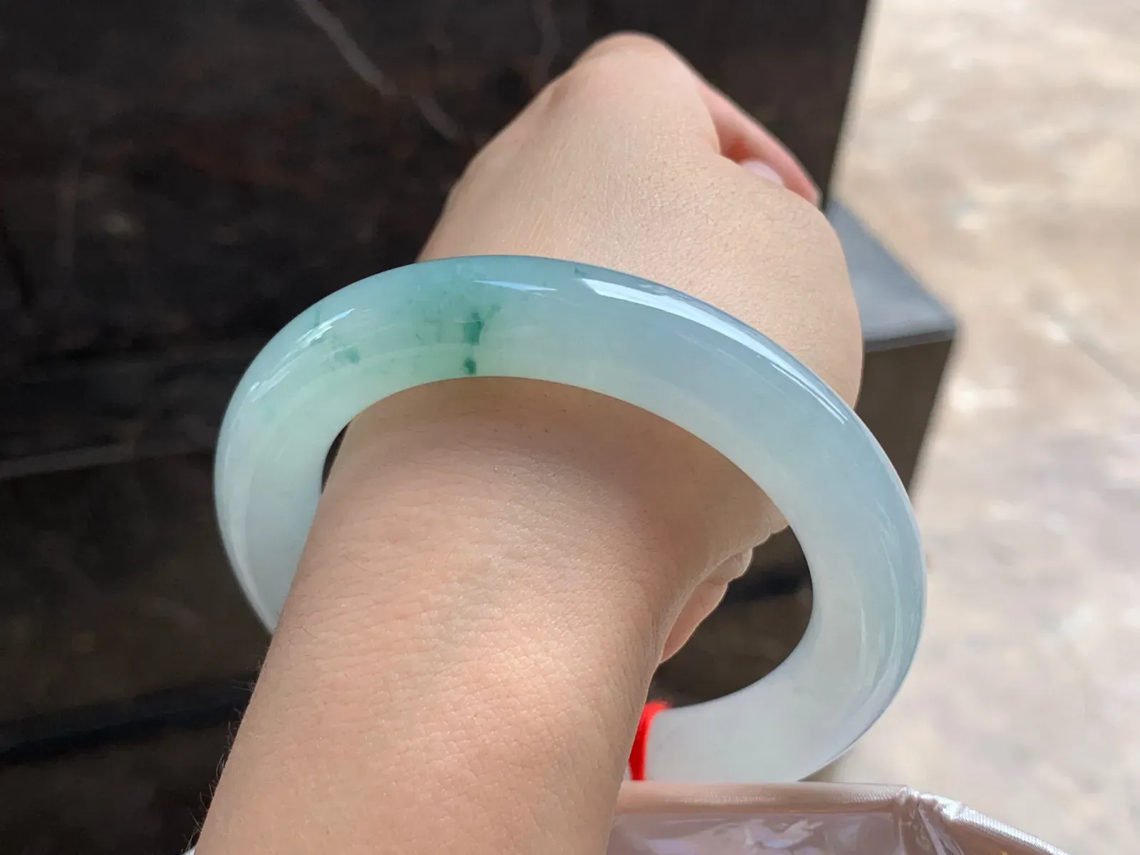 56-11.5

飘花手镯^_^玉质温润 清新
