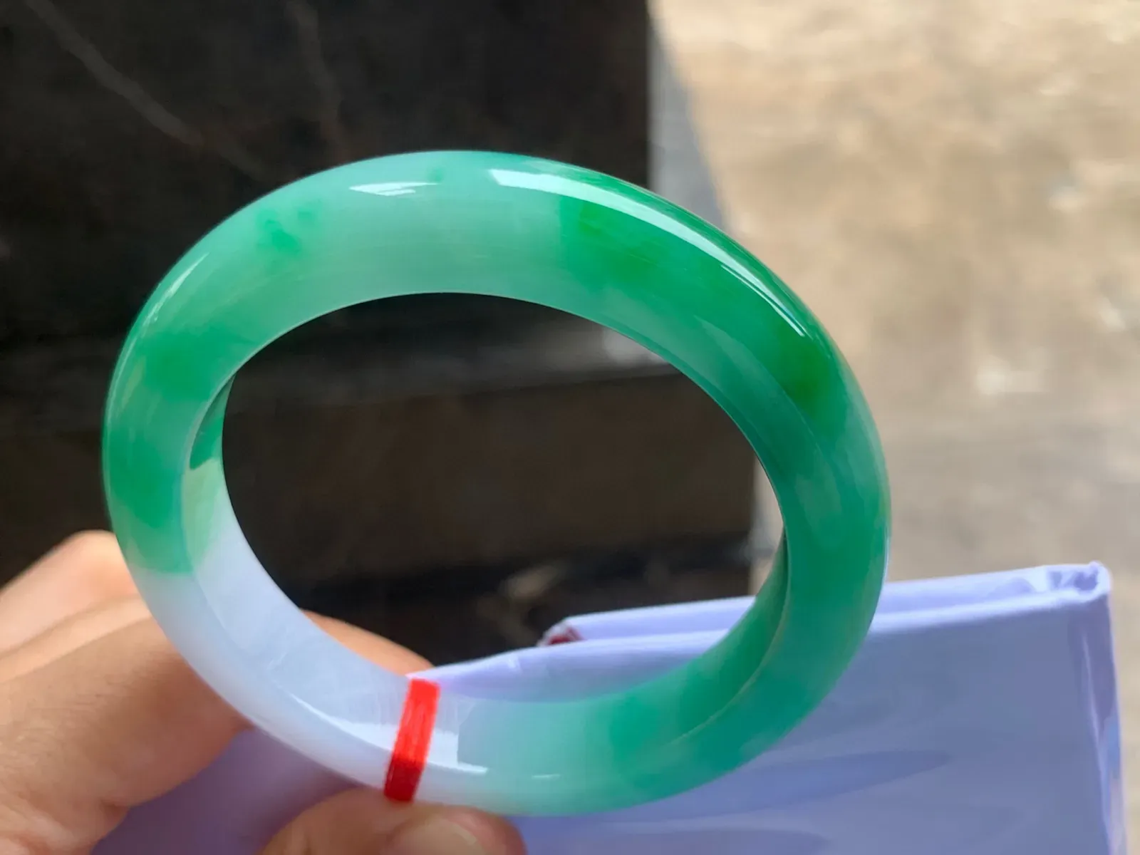 58-12.5-10mm
阳绿色手镯 种色兼备