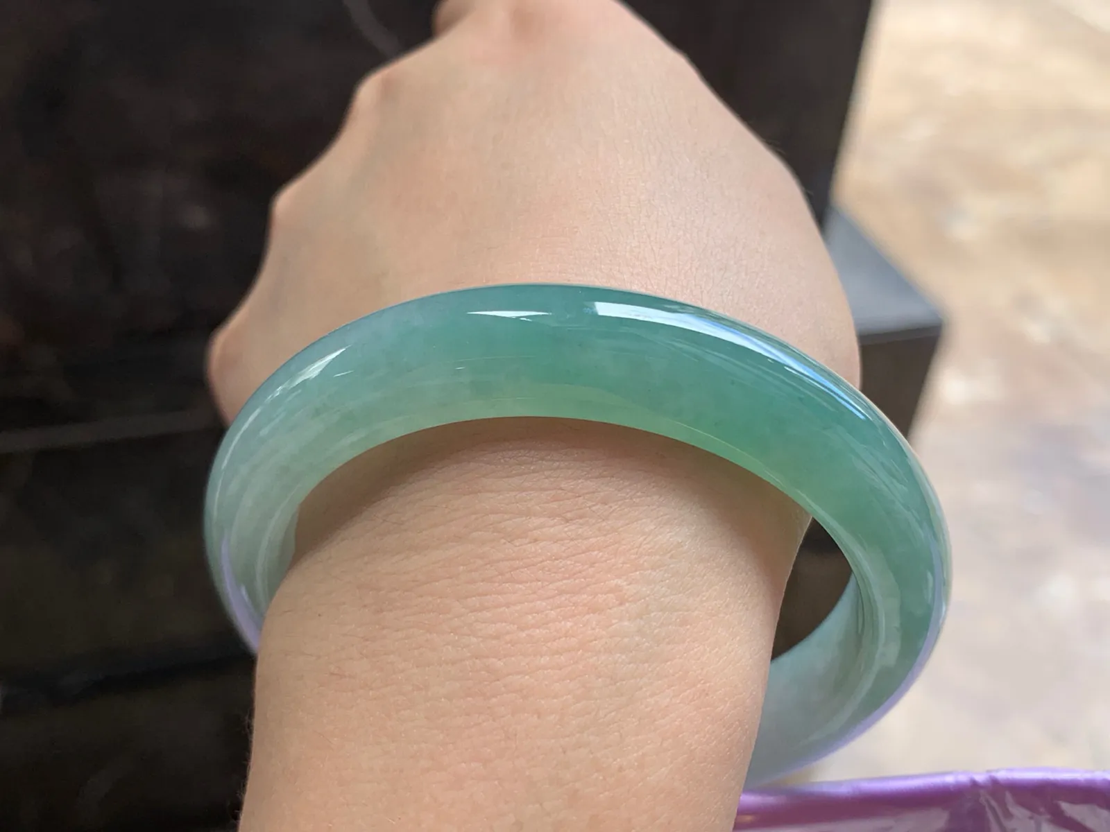 59-12.5-9

蓝水手镯^_^颜色鲜艳 起光 浓郁