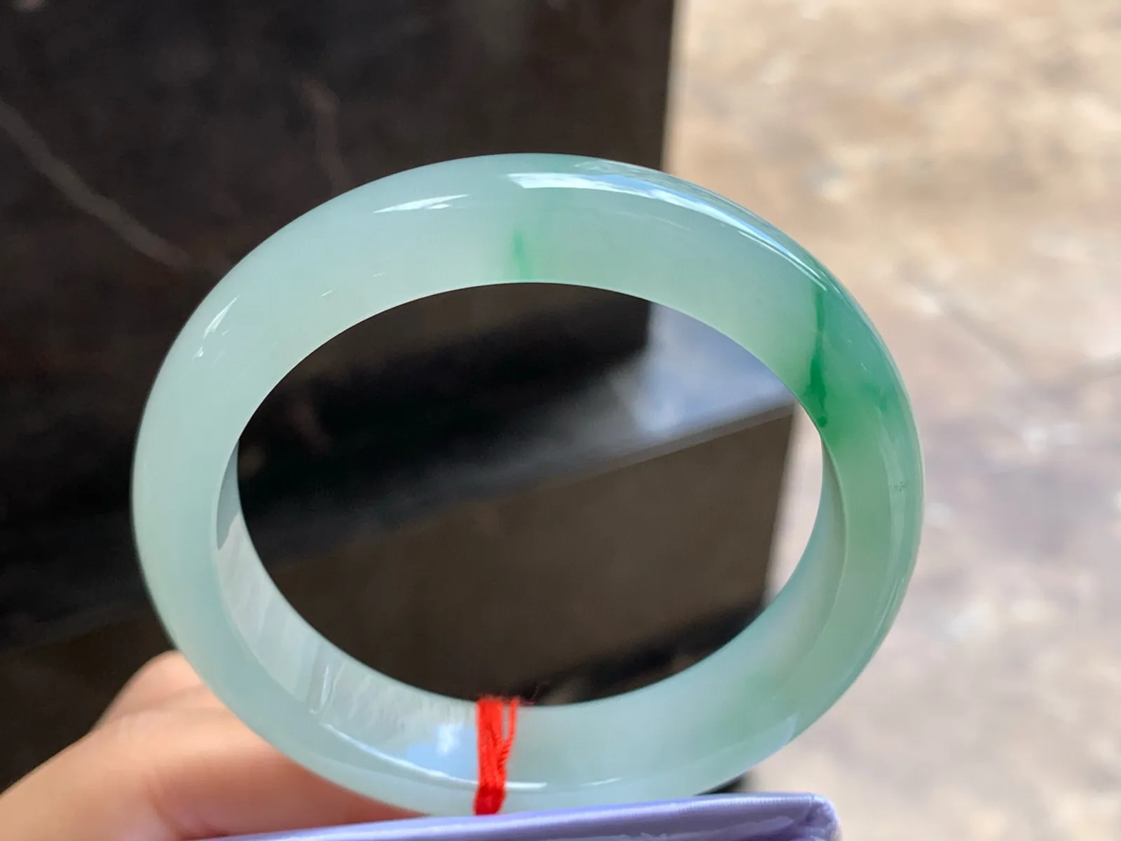 56.5-12.7-8.3

冰飘绿花手镯^_^种水足 清新
