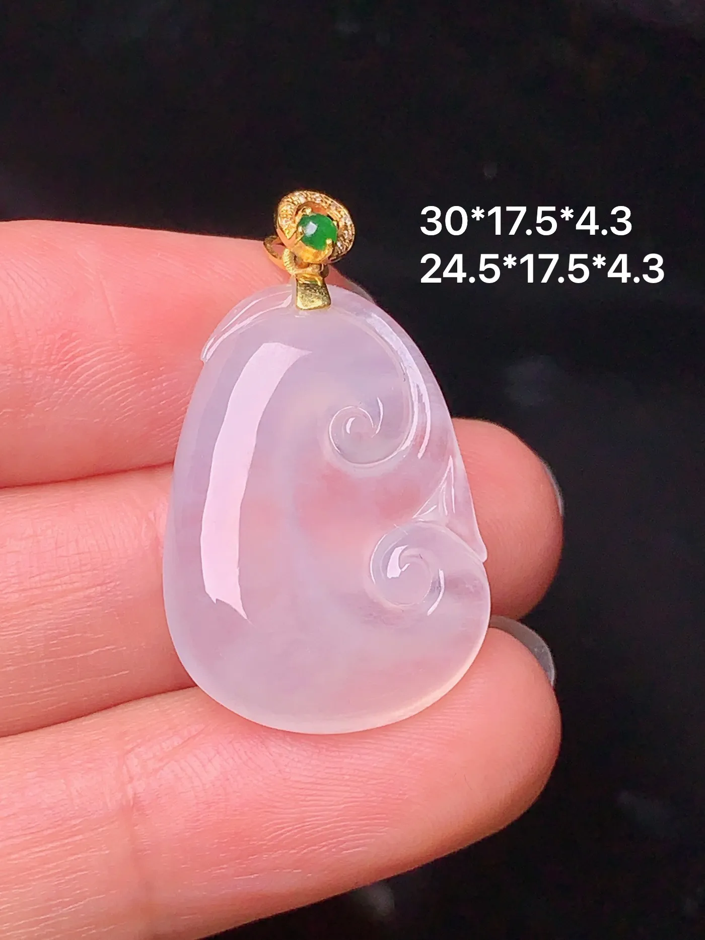 18k金镶嵌冰种如意吊坠 玉质细腻 水润亮眼  整体尺寸30*17.5*4.3