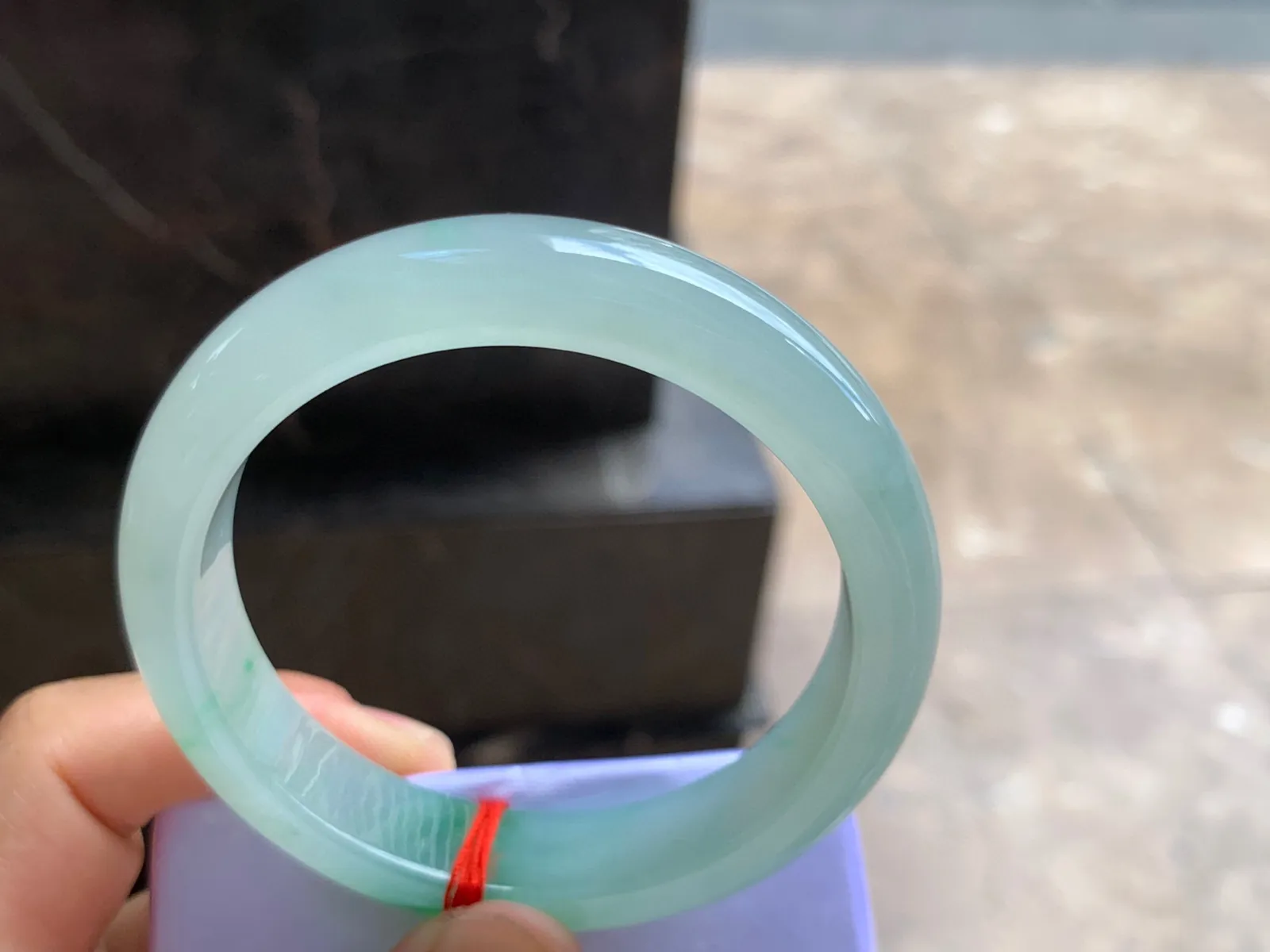 56.5-13-8.5mm
冰种飘花手镯 水润冰透 清爽