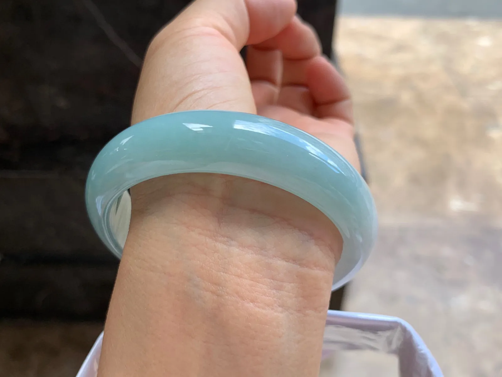 59.5-15.5-8mm
蓝水手镯 底子细腻 宽版大气