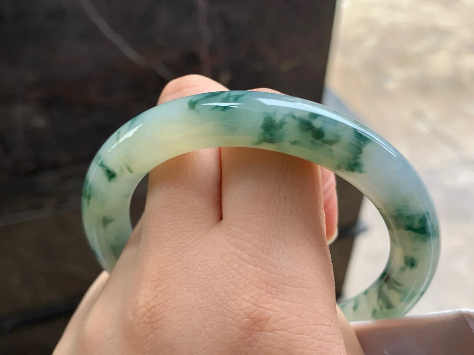 58.5-10

飘花圆条手镯^_^飘花灵韵
