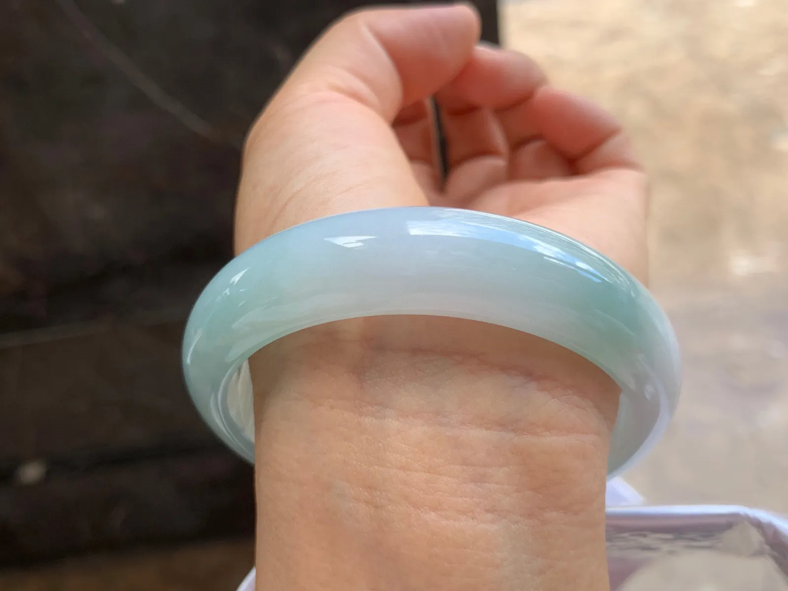 59.5-15.5-8mm
蓝水手镯 底子细腻 宽版大气