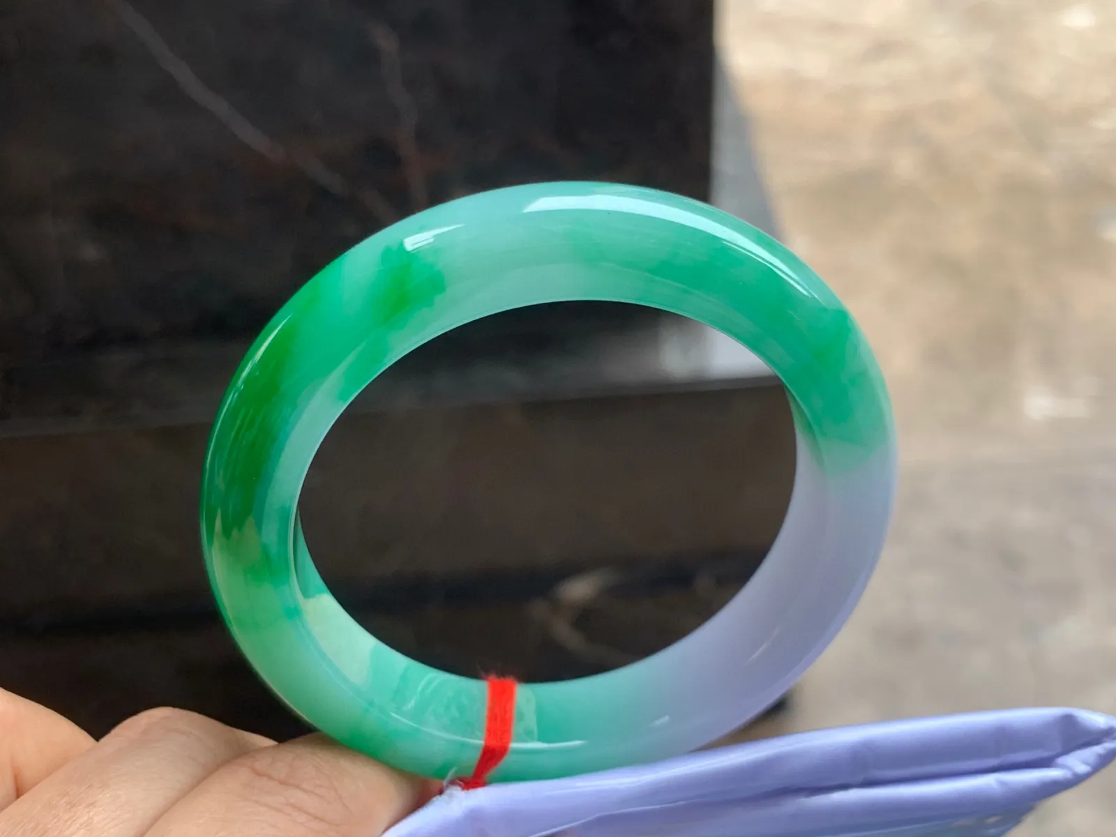 58-12.5-10mm
阳绿色手镯 种色兼备
