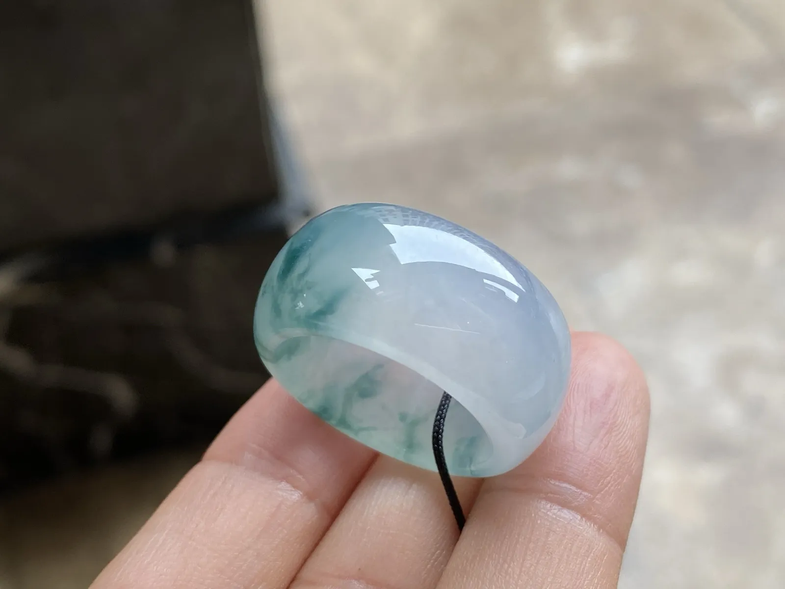 冰胶感宽版指环

戒圈号21#