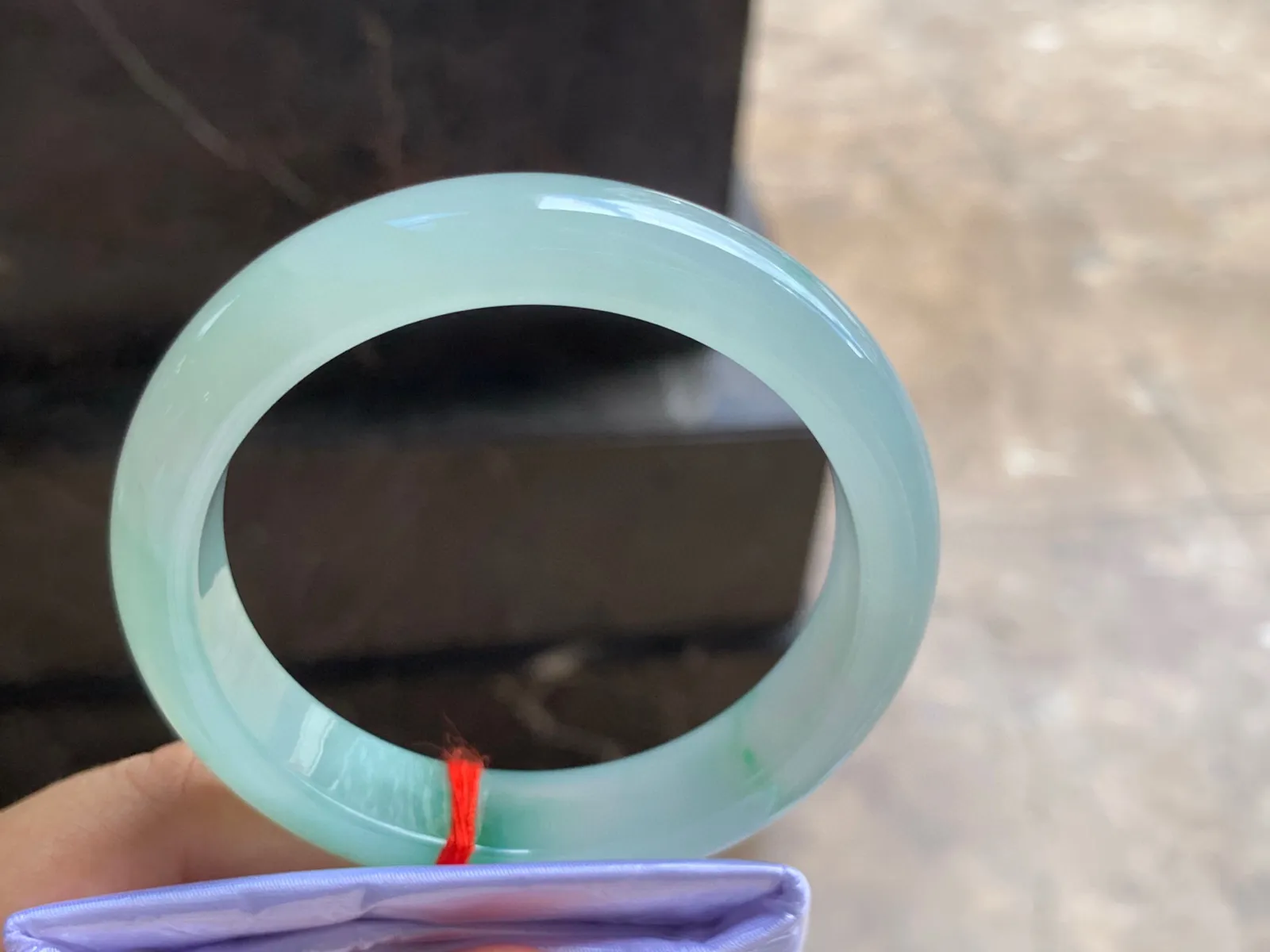 56.5-13-8.5mm
冰种飘花手镯 水润冰透 清爽