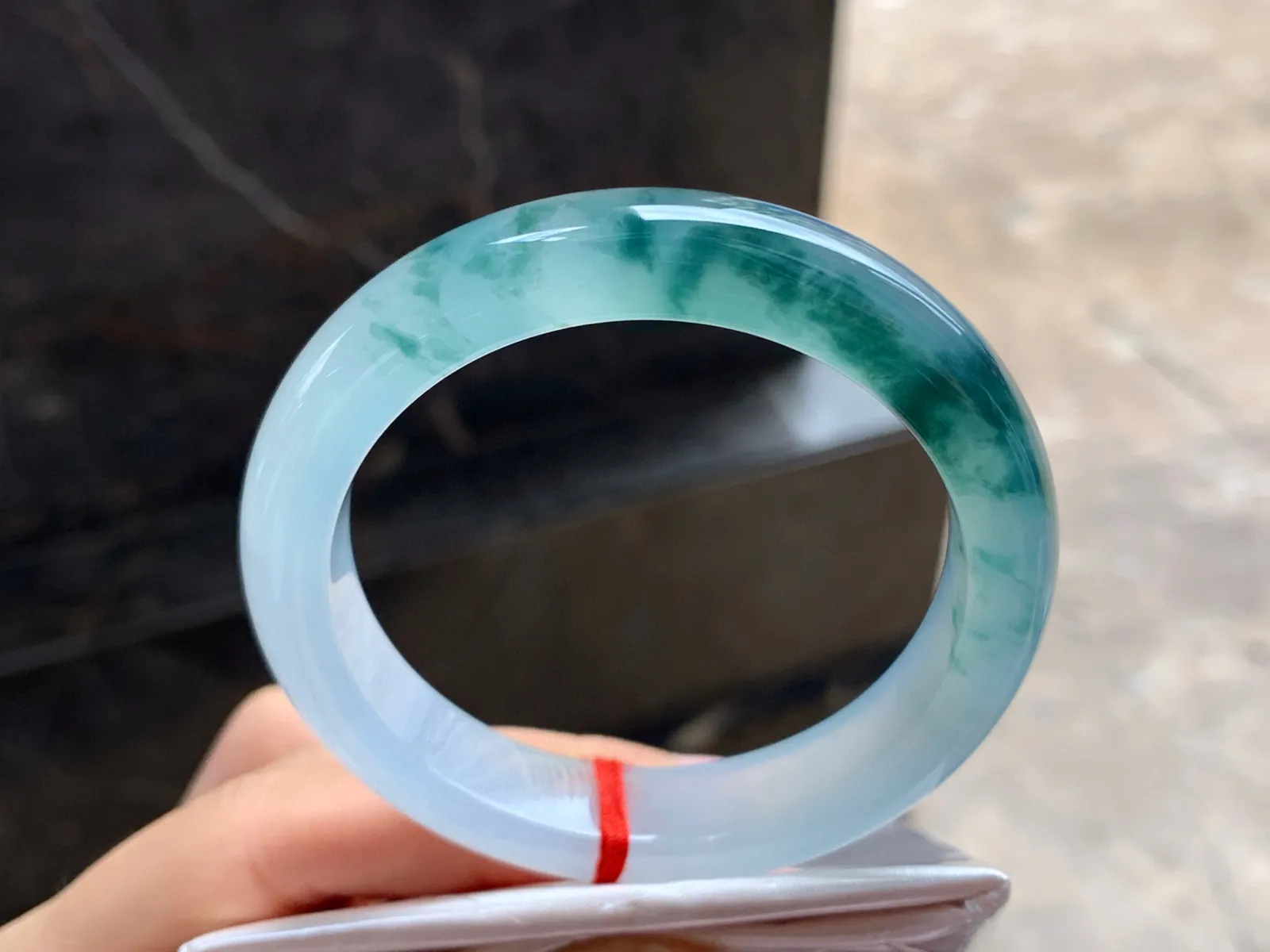 53.5-12-8.3

冰蓝花手镯^_^飘花浓郁