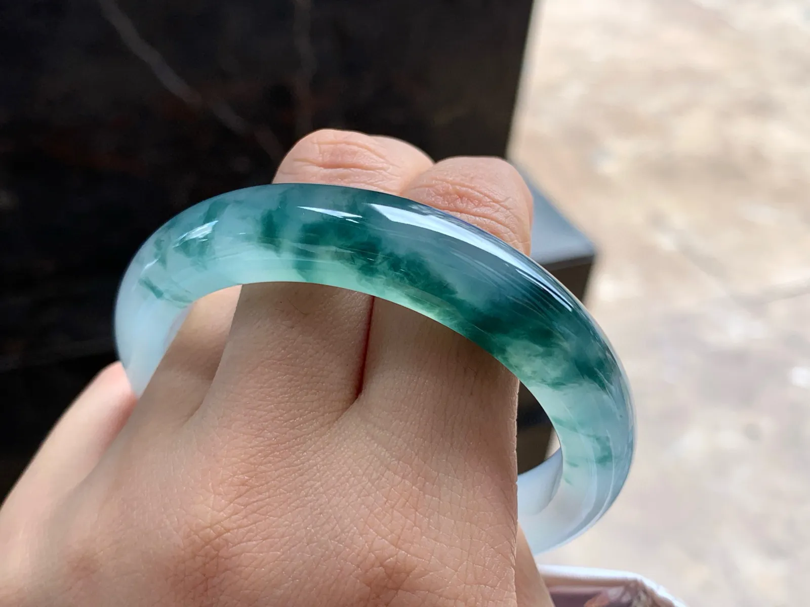 53.5-12-8.3

冰蓝花手镯^_^飘花浓郁