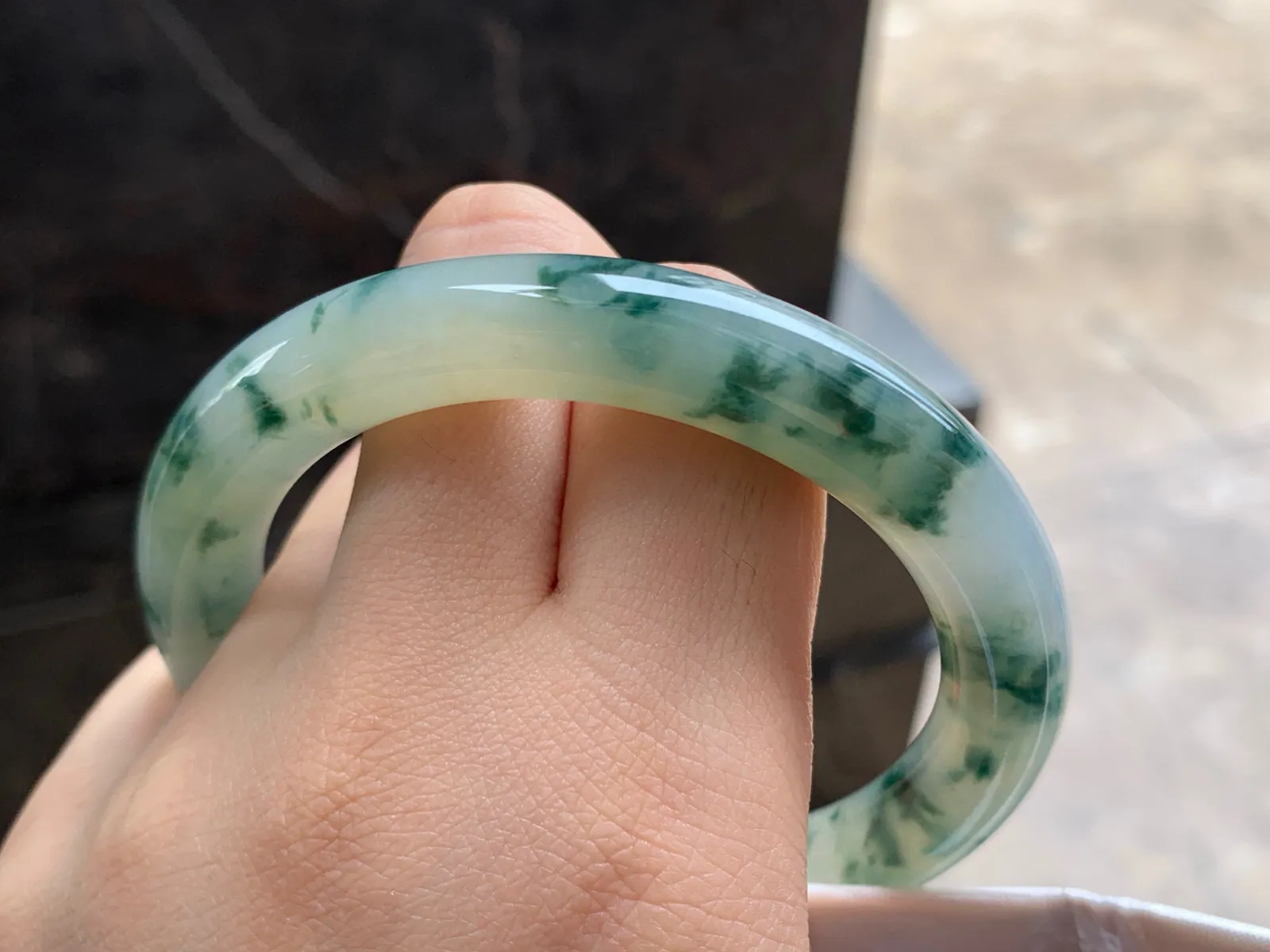 58.5-10

飘花圆条手镯^_^飘花灵韵