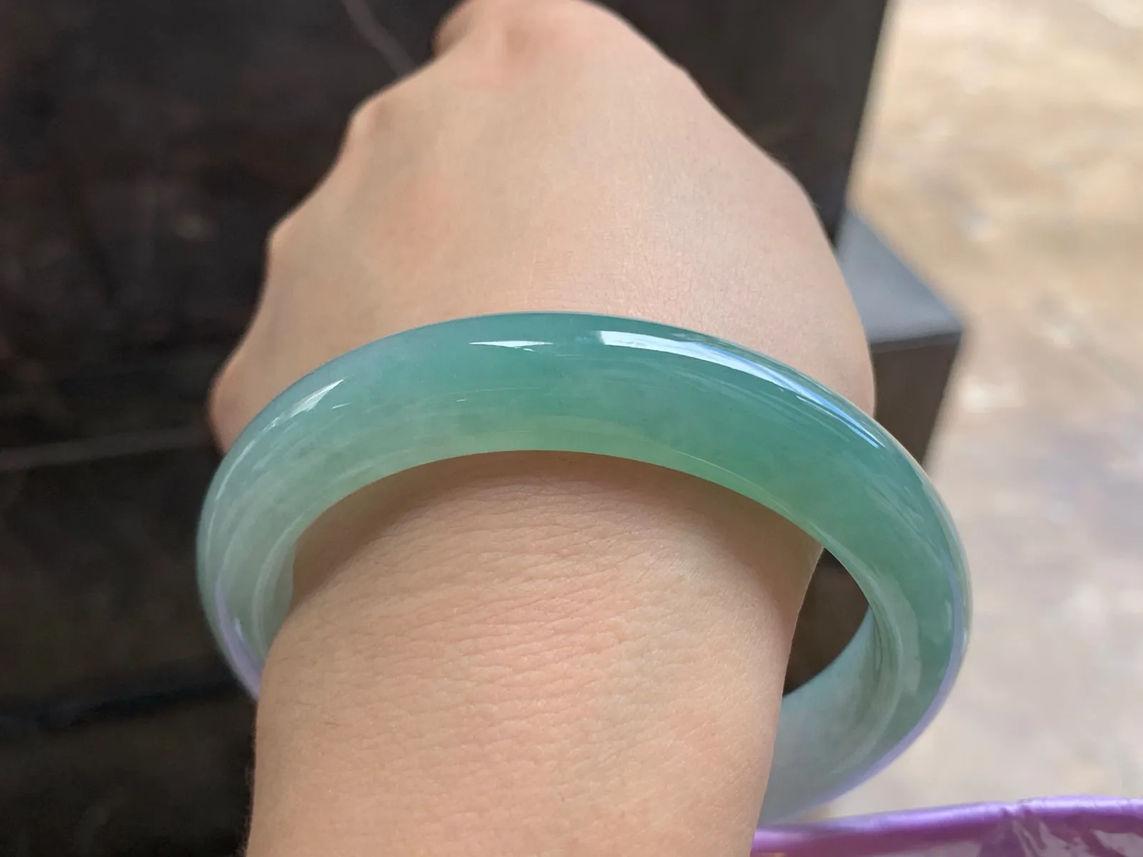 59-12.5-9

蓝水手镯^_^颜色鲜艳 起光 浓郁
