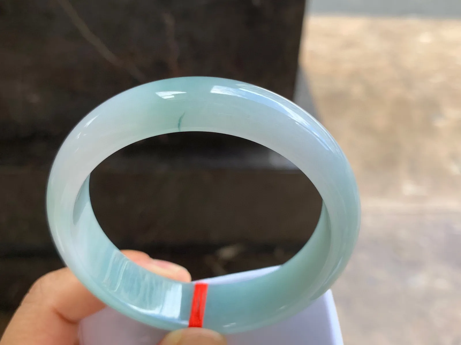 59.5-15.5-8mm
蓝水手镯 底子细腻 宽版大气
