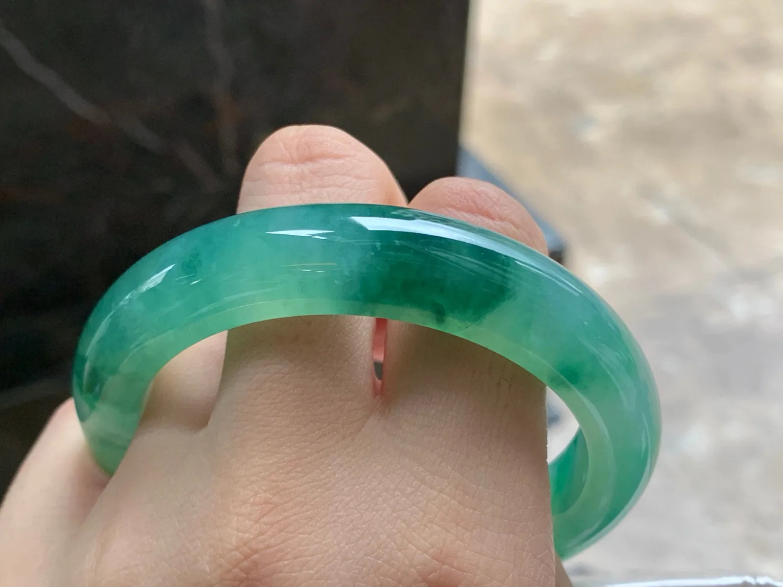 55-12.2-9.2

冰晴绿飘花手镯^_^种水足 飘花浓郁