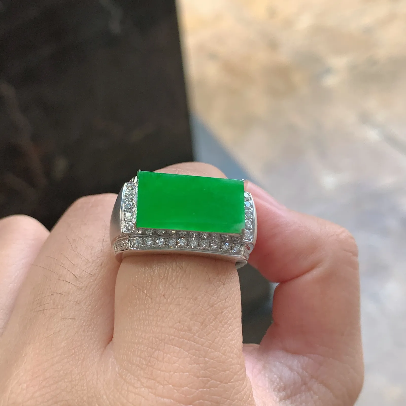 金镶钻·满绿马鞍戒指