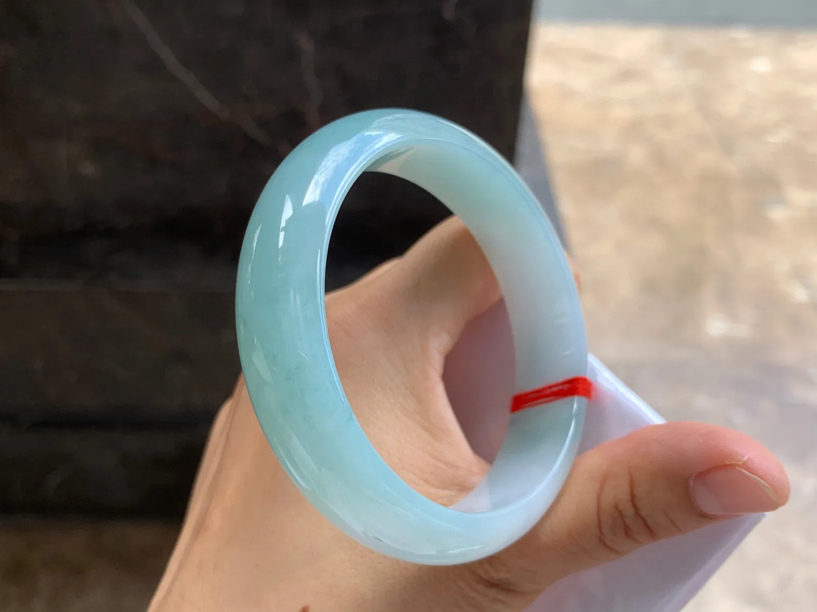 59.5-15.5-8mm
蓝水手镯 底子细腻 宽版大气