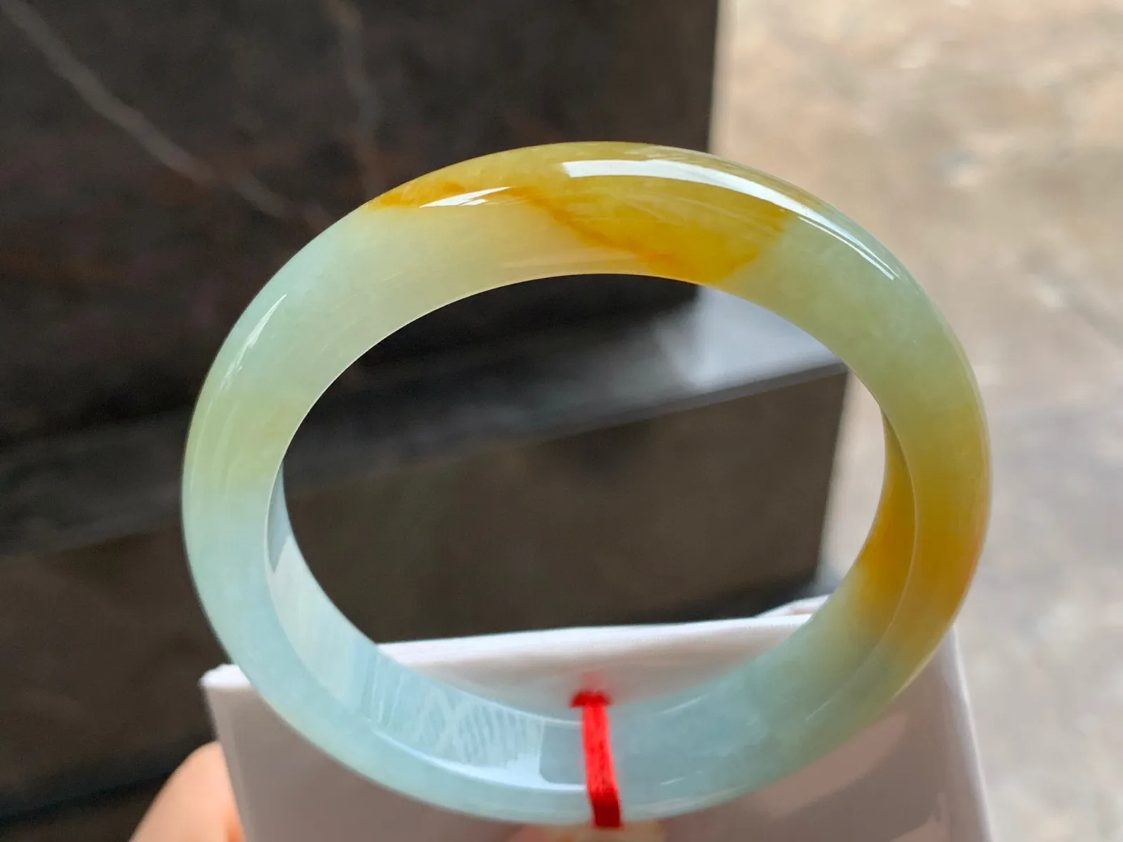 57-13-8.4

黄翡手镯^_^颜色鲜艳 浓郁