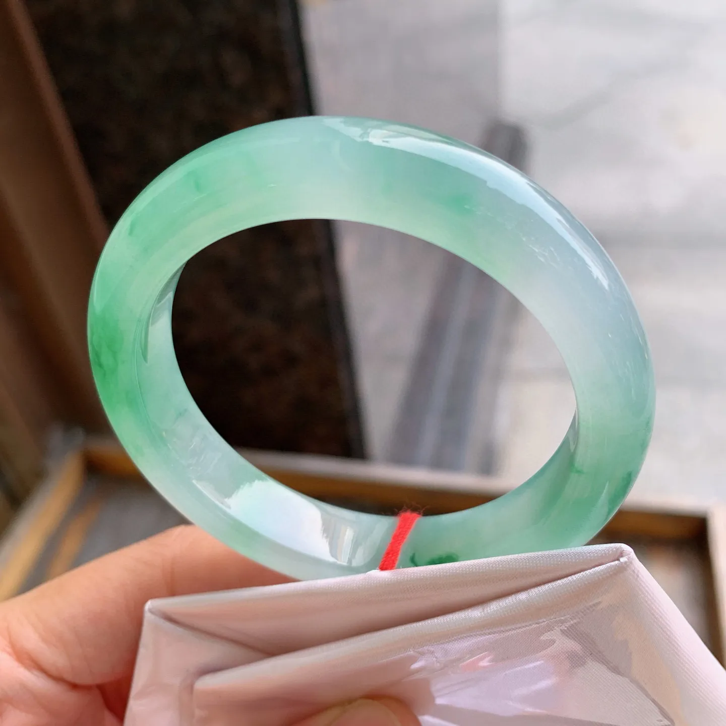 正圈冰飘绿 尺寸：54.8/12/8.4mm
