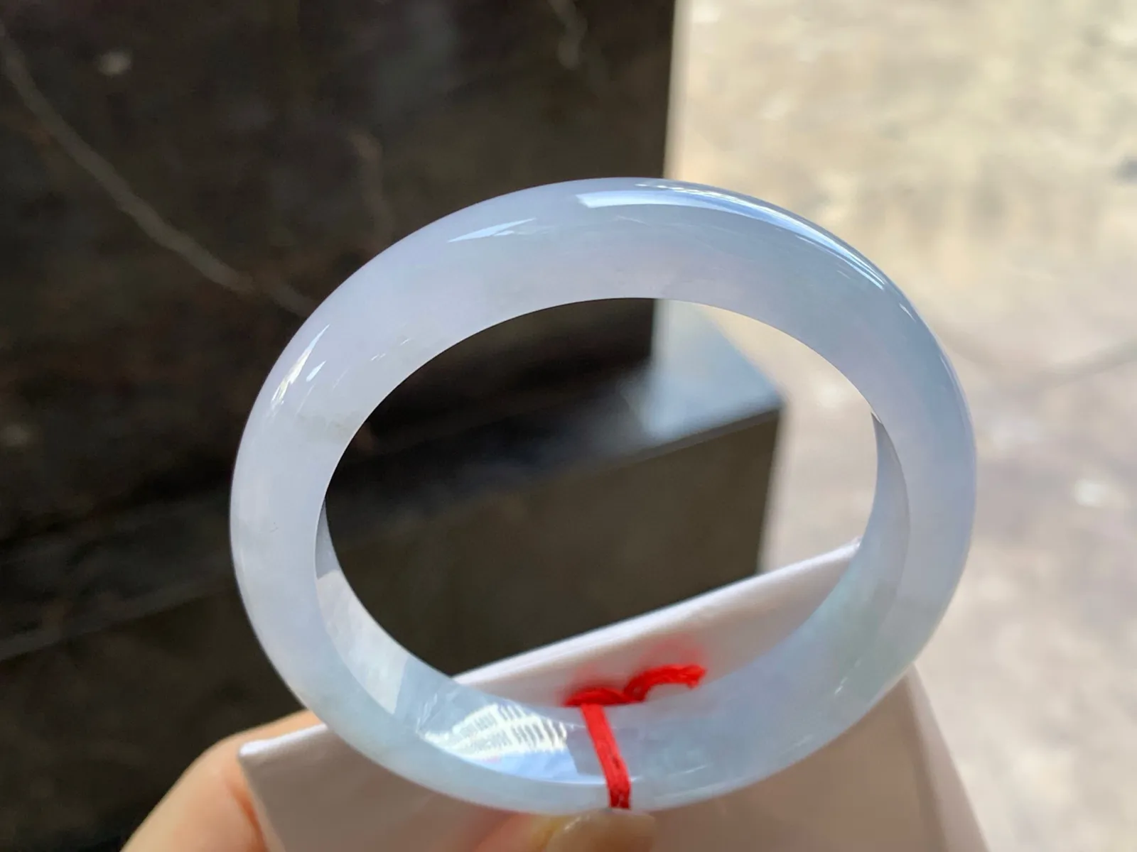 冰种手镯
尺寸：56-12.5-8.5mm
种水好 小清新 微棉不影响