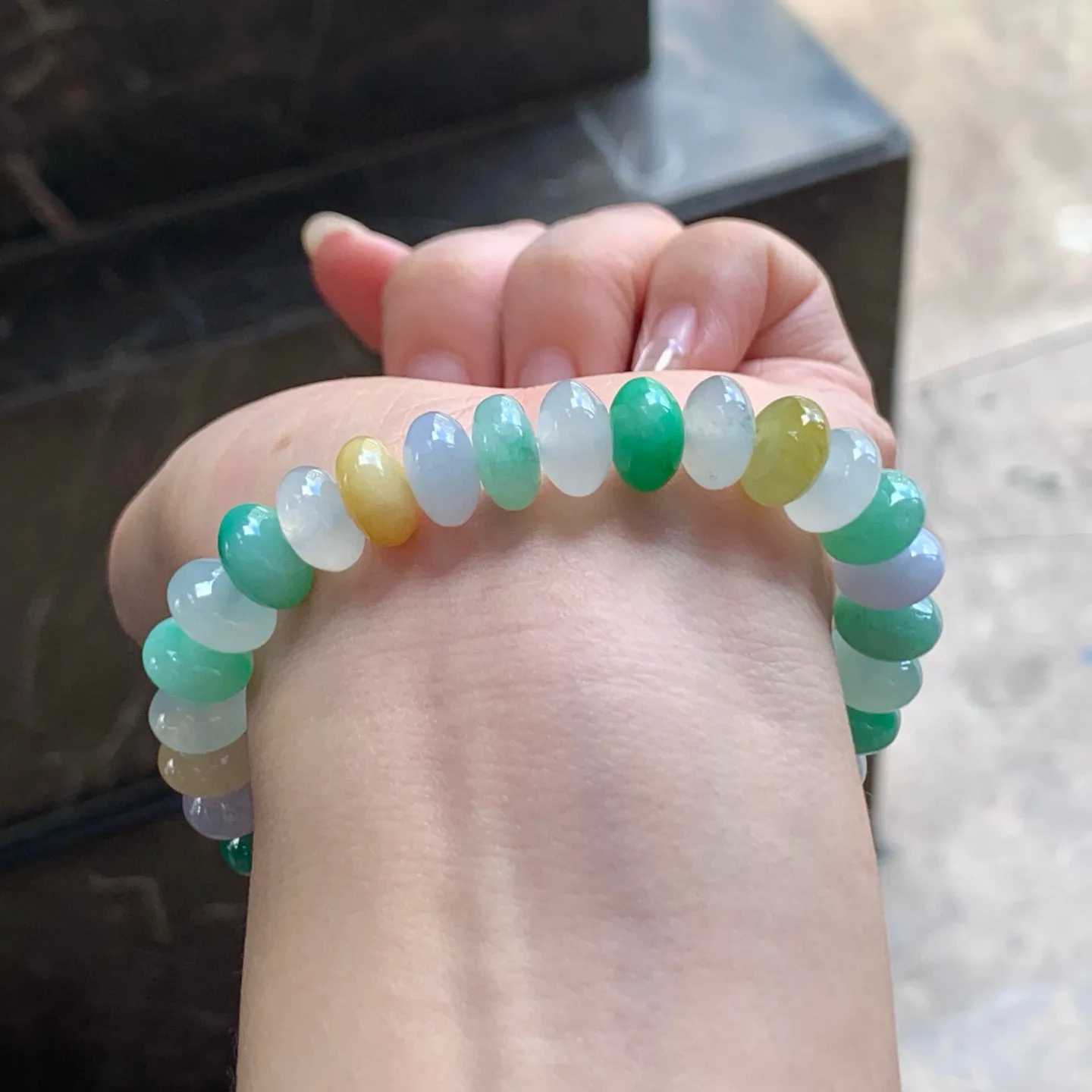 彩色手串
 大颗佩戴漂亮～
