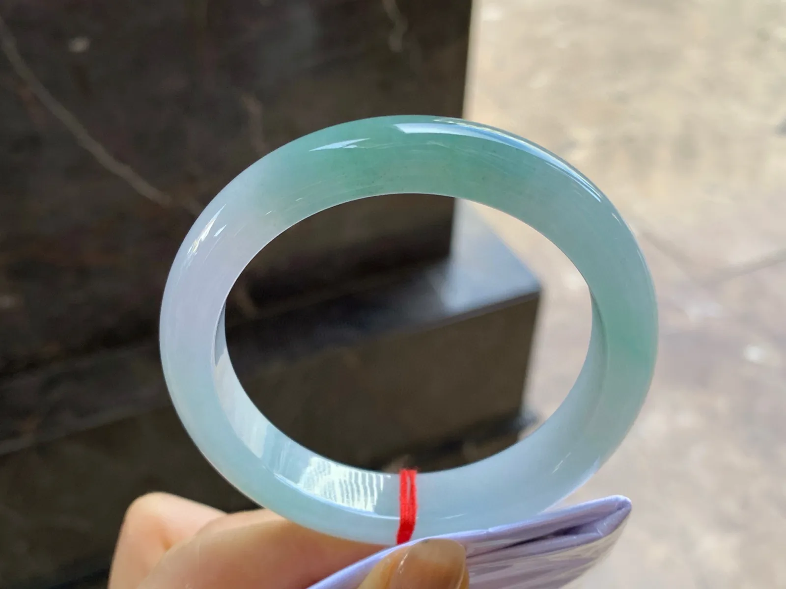 细糯手镯
尺寸：56-12-9mm
底子细腻干净～小清新