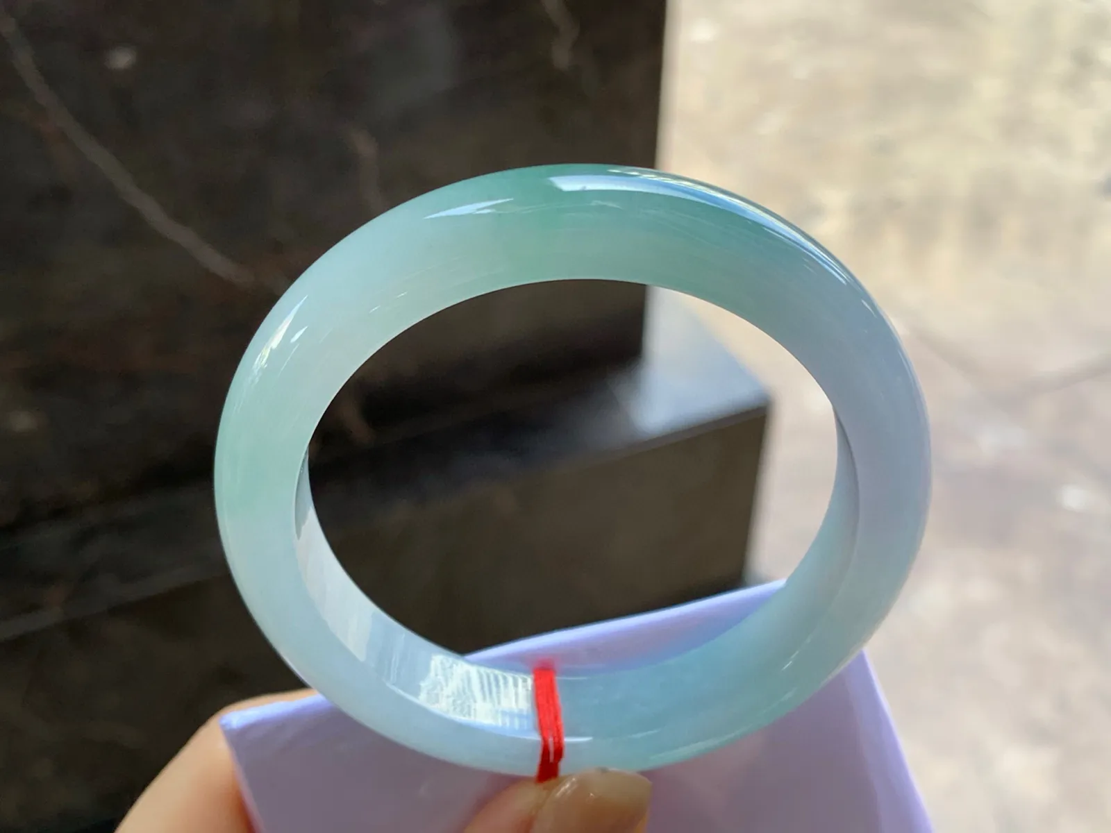 细糯手镯
尺寸：56-12-9mm
底子细腻干净～小清新