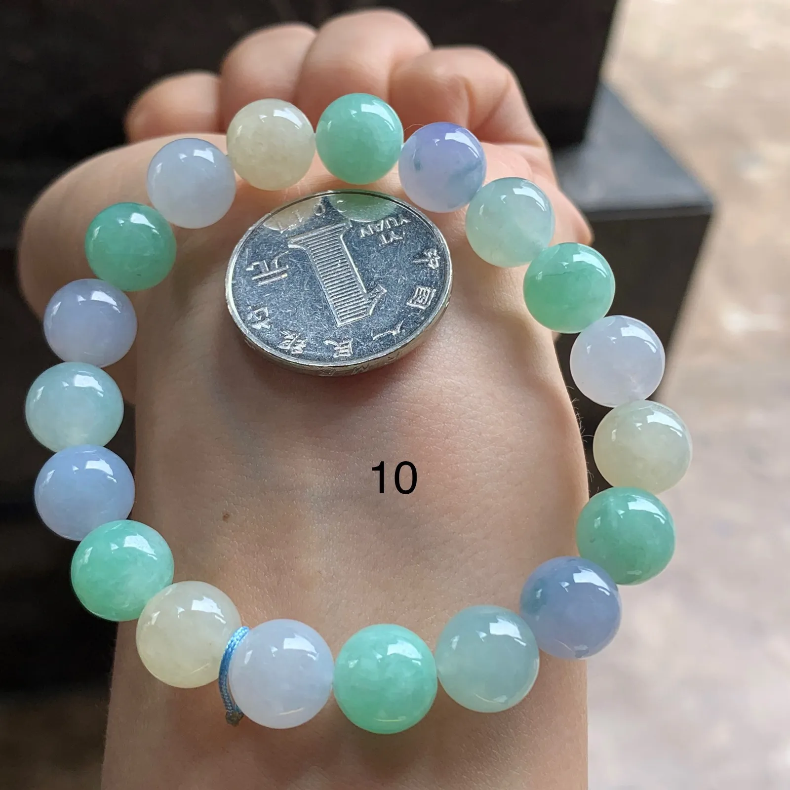 多彩珠串
颜色漂亮～