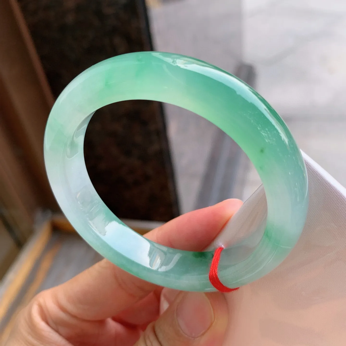 正圈冰飘绿 尺寸：54.8/12/8.4mm