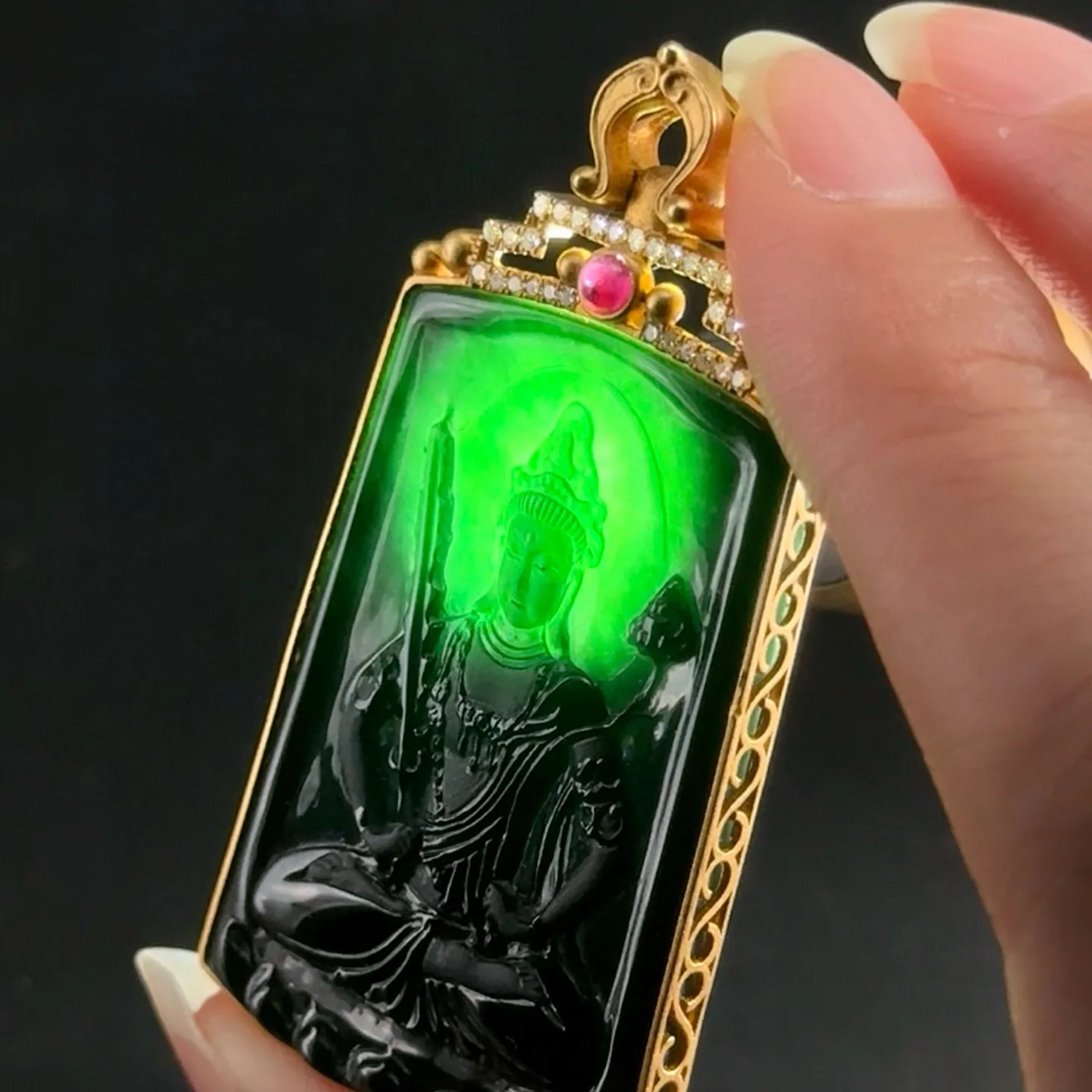 精品18k墨翠虚空藏菩萨 种好色正 黑度极好 打灯通透 油性十足 尺寸55.8